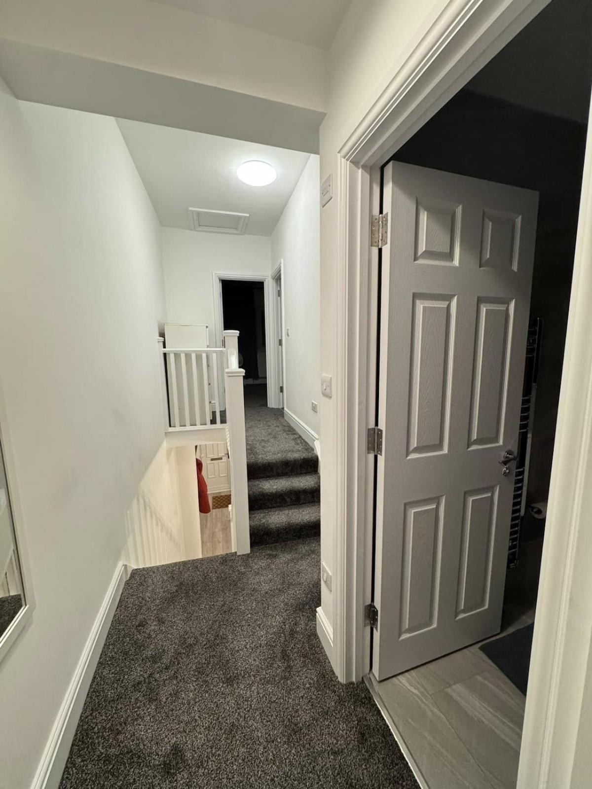 Modern 3 Bed Near Excel-big Ben Holiday home *