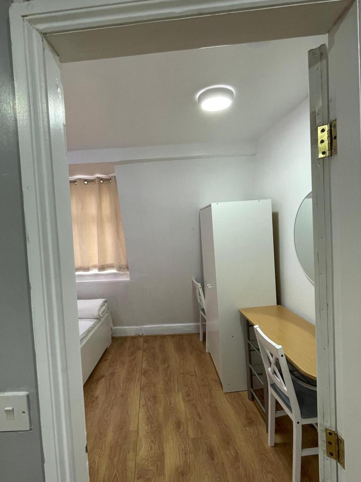 E1 -flats London
