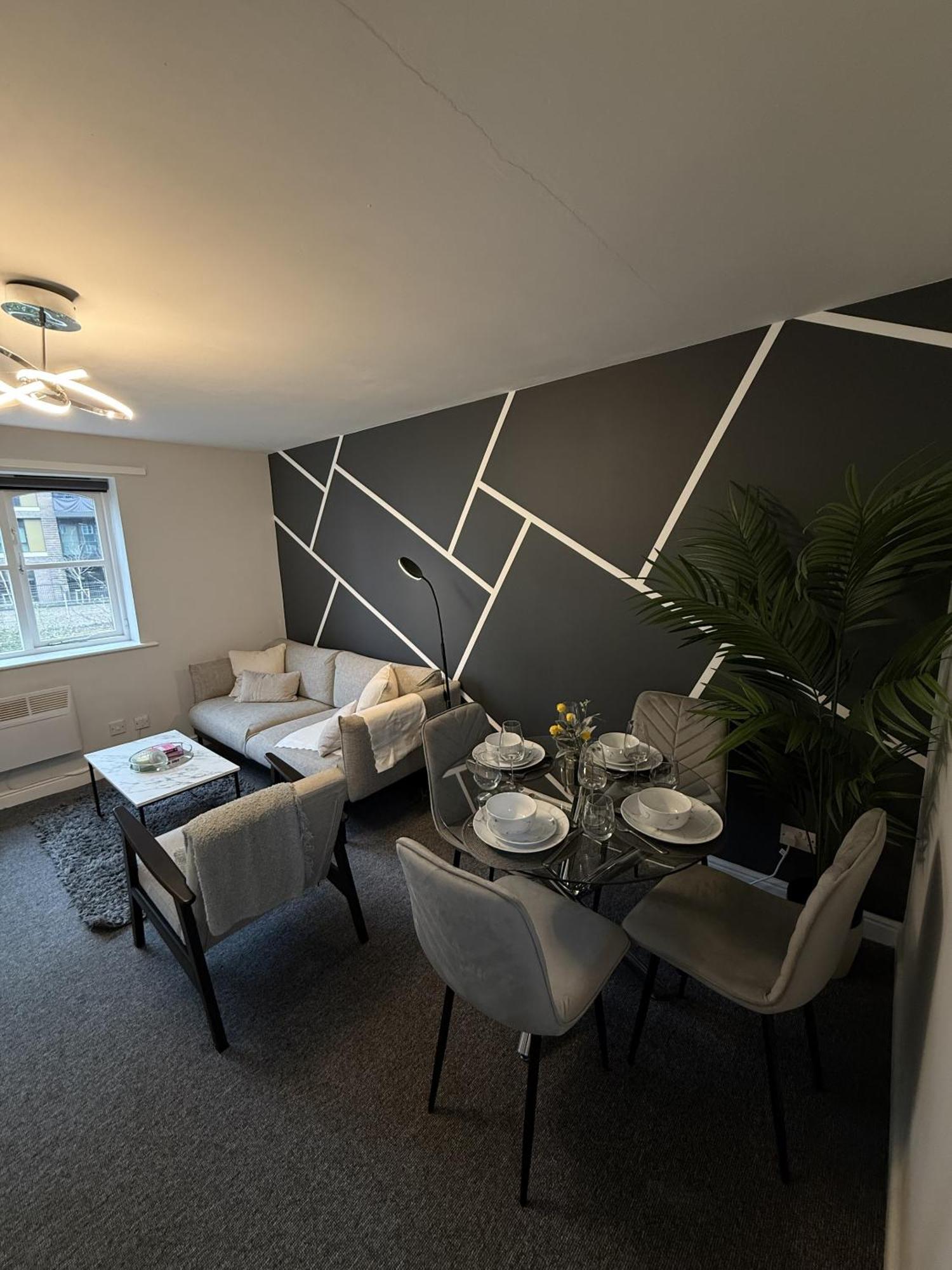 Apartment 2 Bed In Greenwich, Free Parking, Dlr London