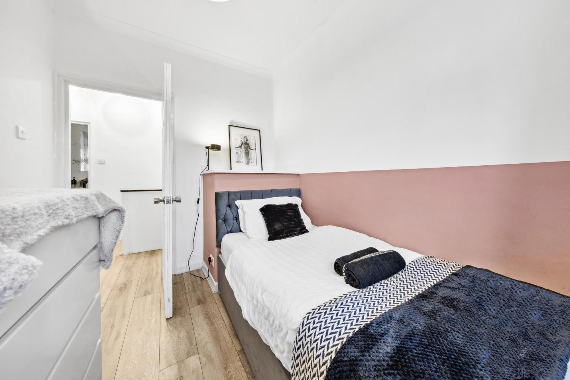 Luxury Retreat - Sleeps 7 - Hot Tub - Jacuzzi Holiday home