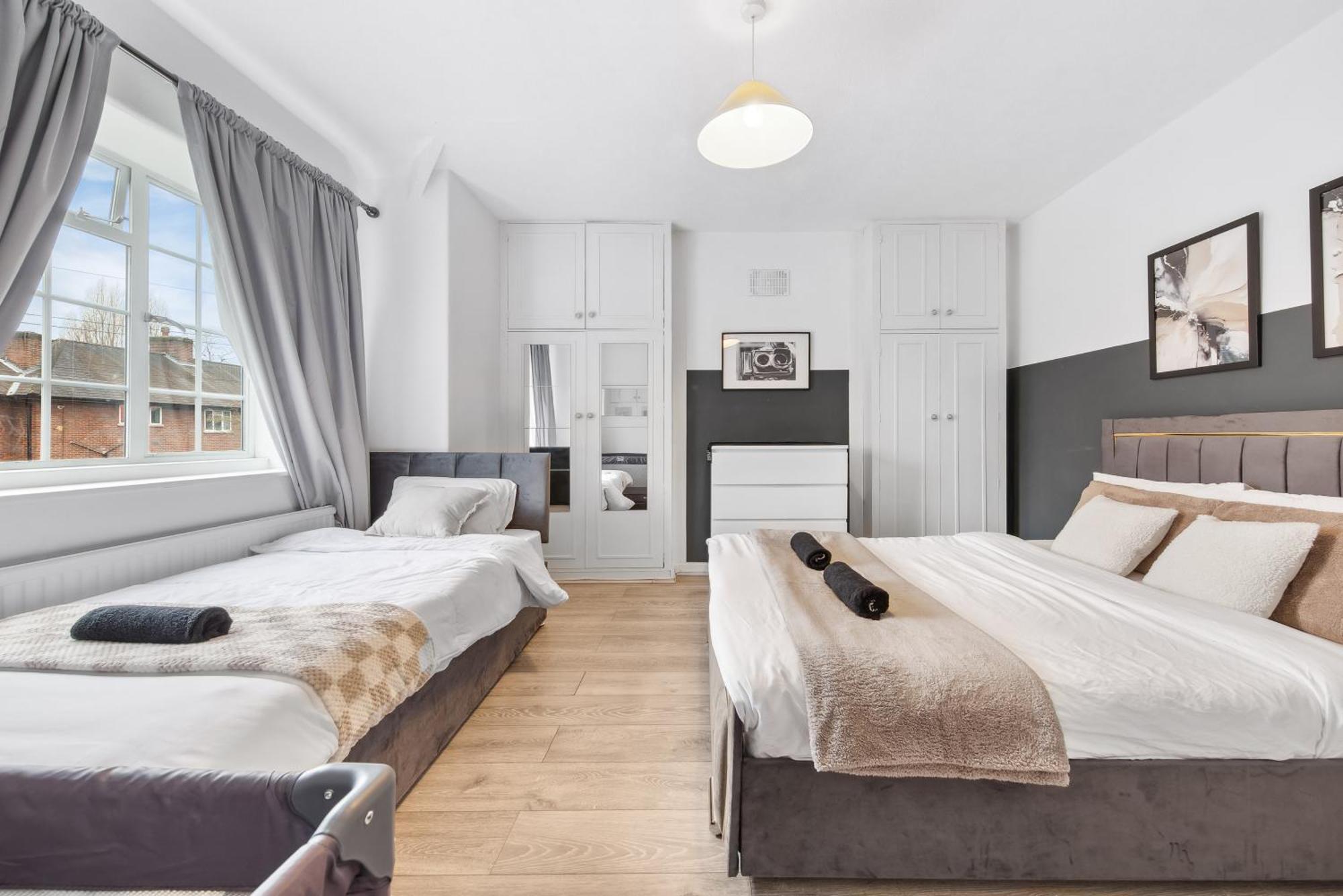 Luxury Retreat - Sleeps 7 - Hot Tub - Jacuzzi London