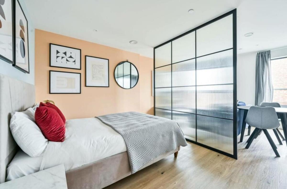 Sky Near O2, Olympic Stadium Canary Wharf Apartment London