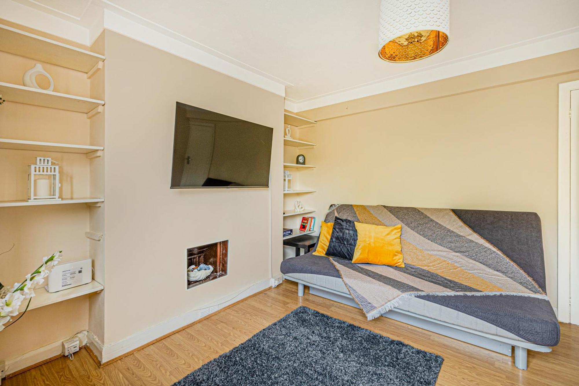 Charming 2br With Communal Garden In Acton Apartment *
