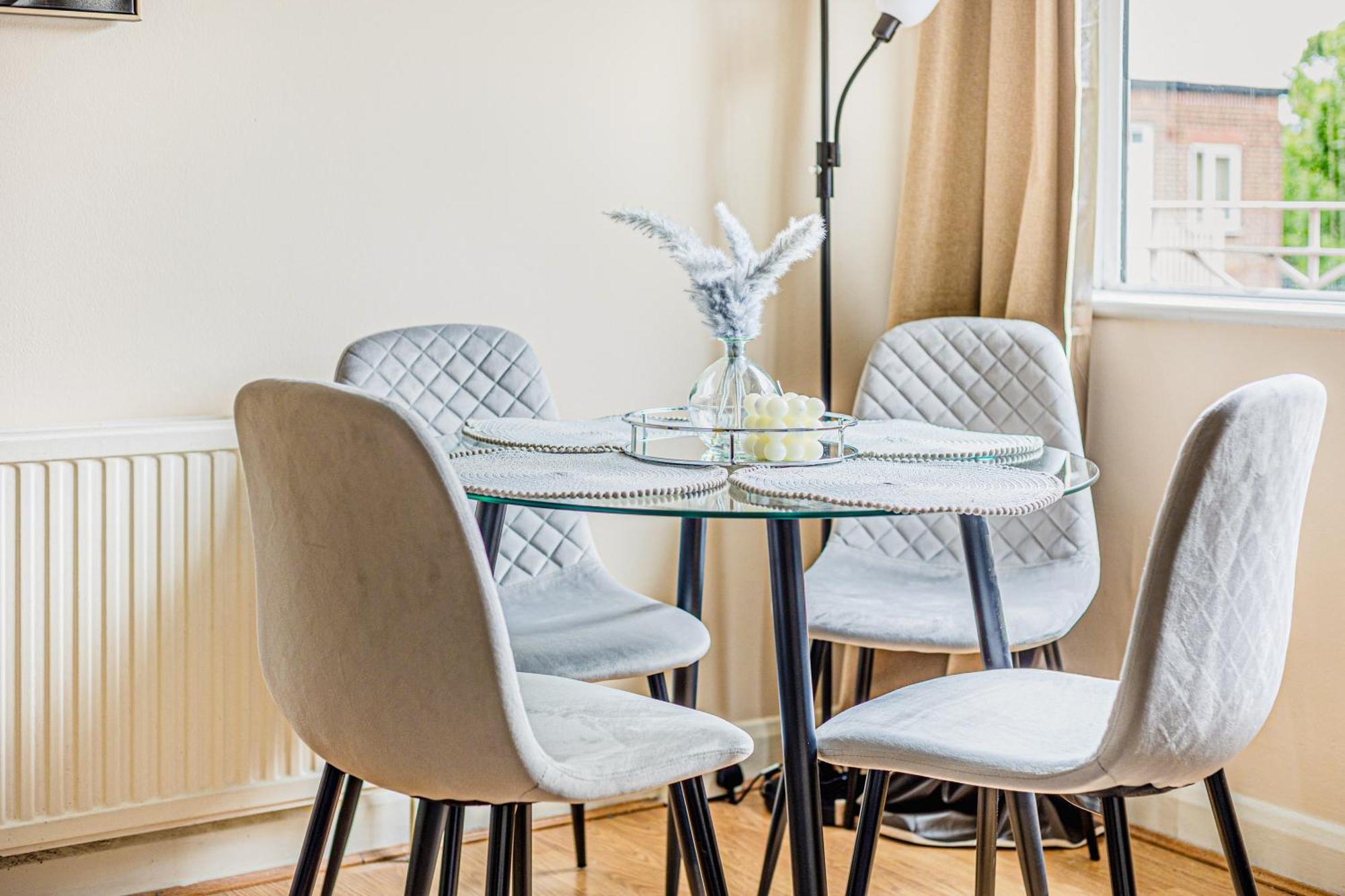Charming 2br With Communal Garden In Acton * London