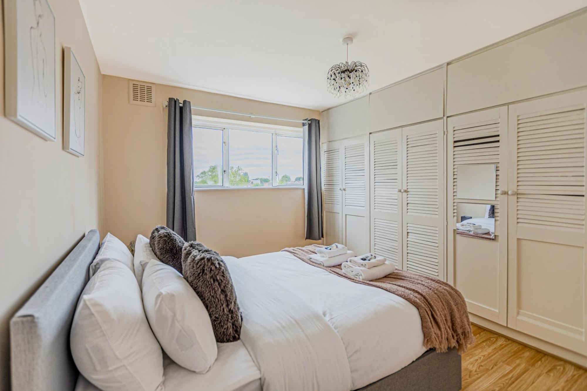 Charming 2br With Communal Garden In Acton