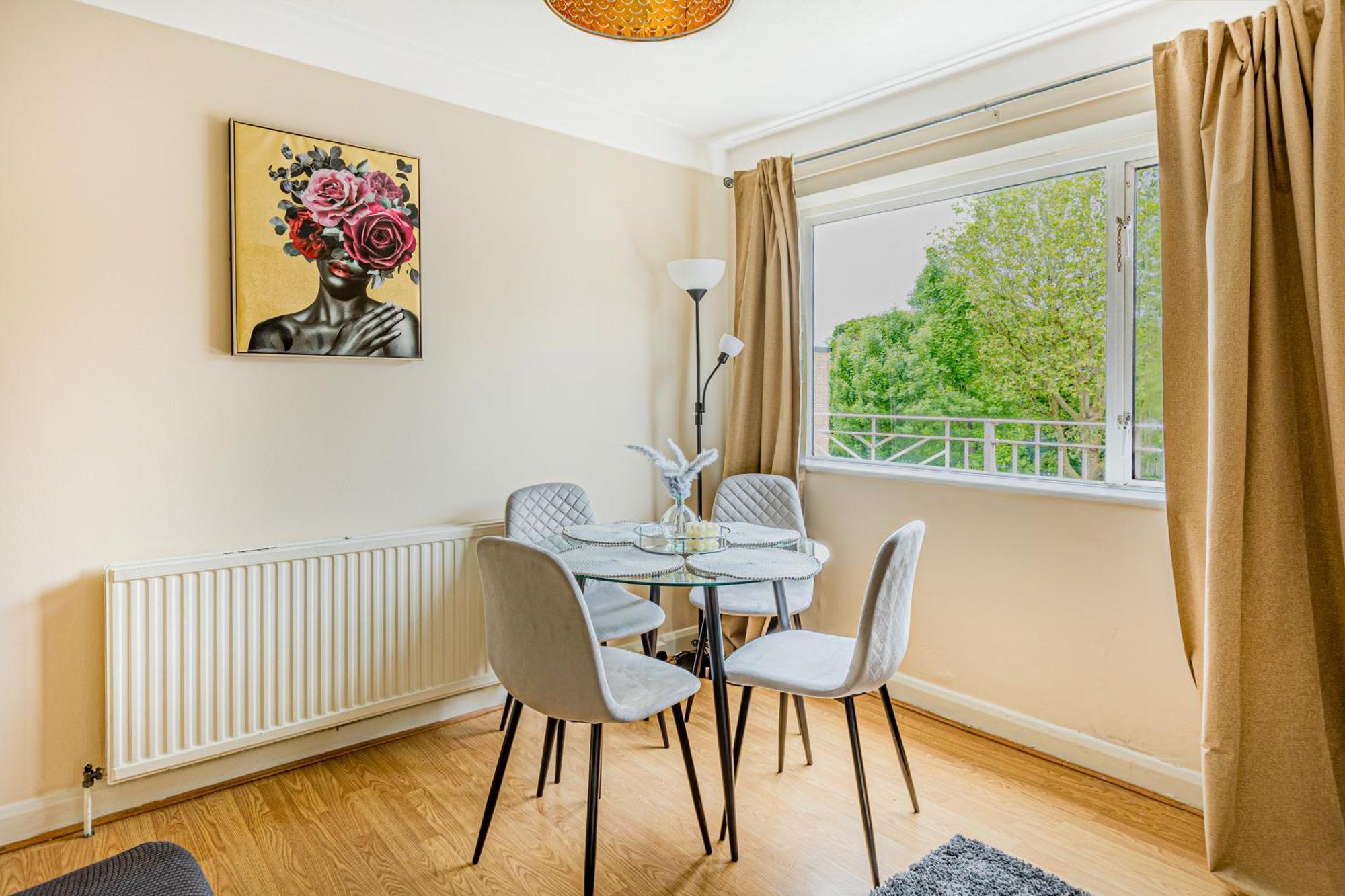 Charming 2br With Communal Garden In Acton