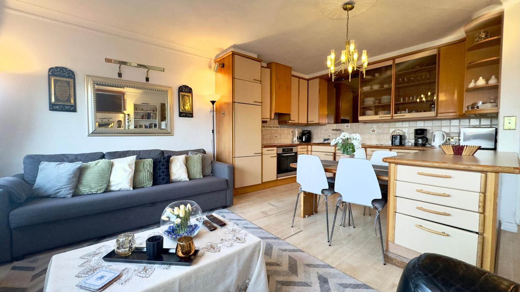 Apartment 62 Regents Park By Aljoori *