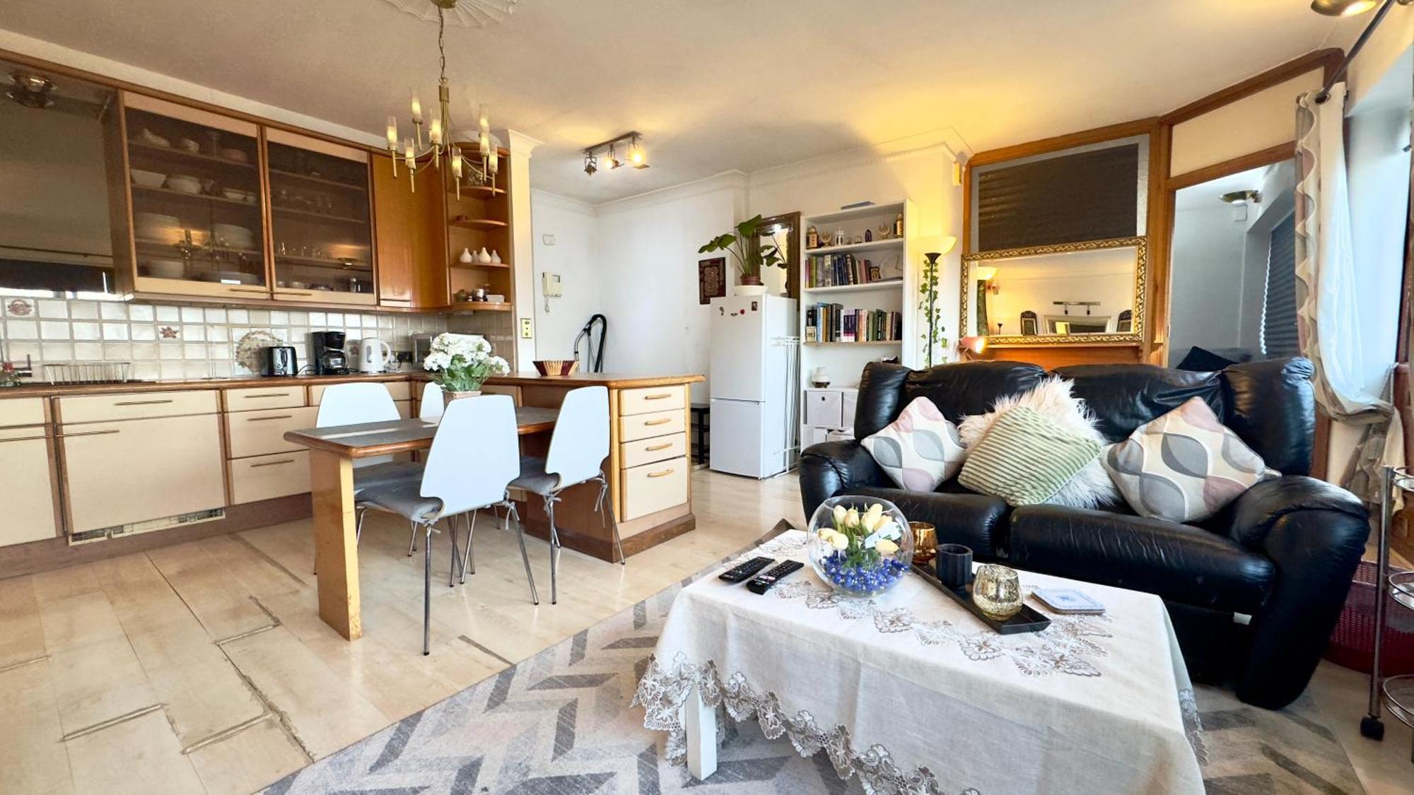 Apartment 62 Regents Park By Aljoori