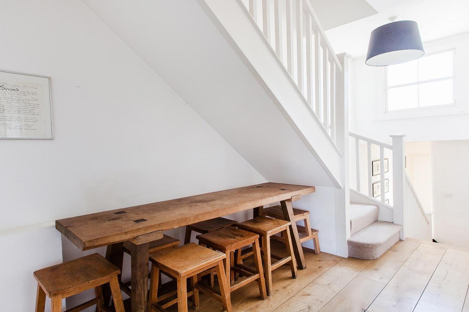 Apartment 3 Bedroom Spacious And Bright