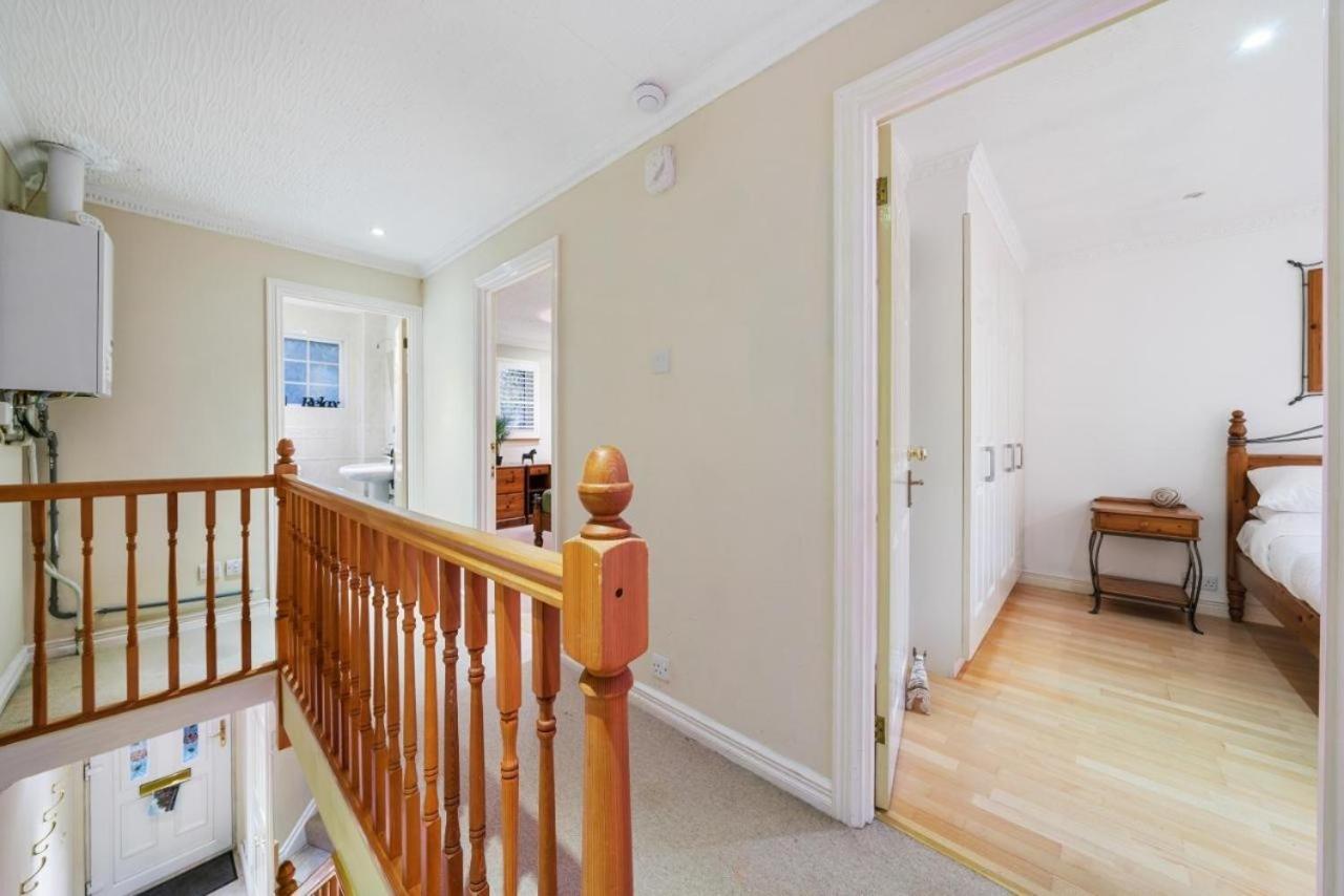 Three Bedroom House Near London Bridge * London
