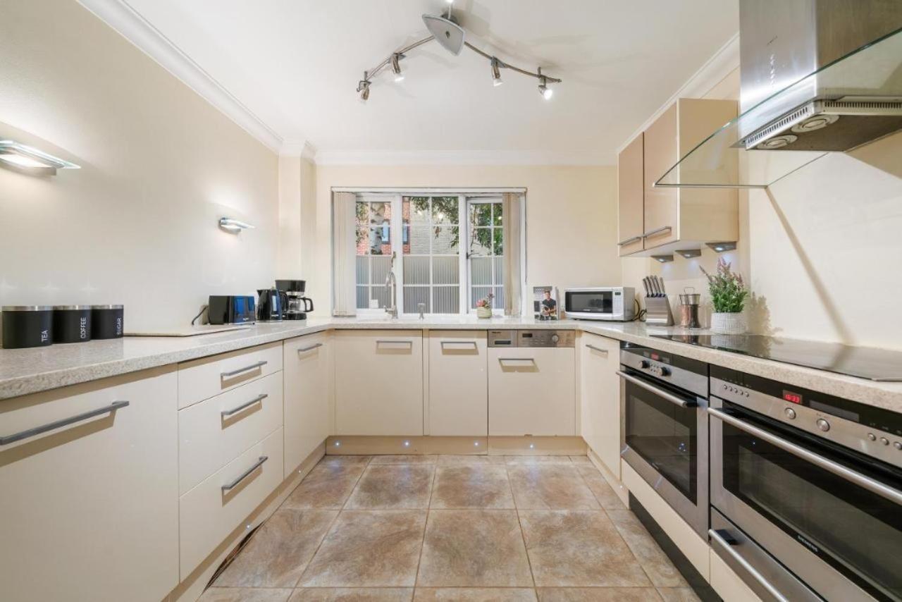 Holiday home Three Bedroom House Near London Bridge *
