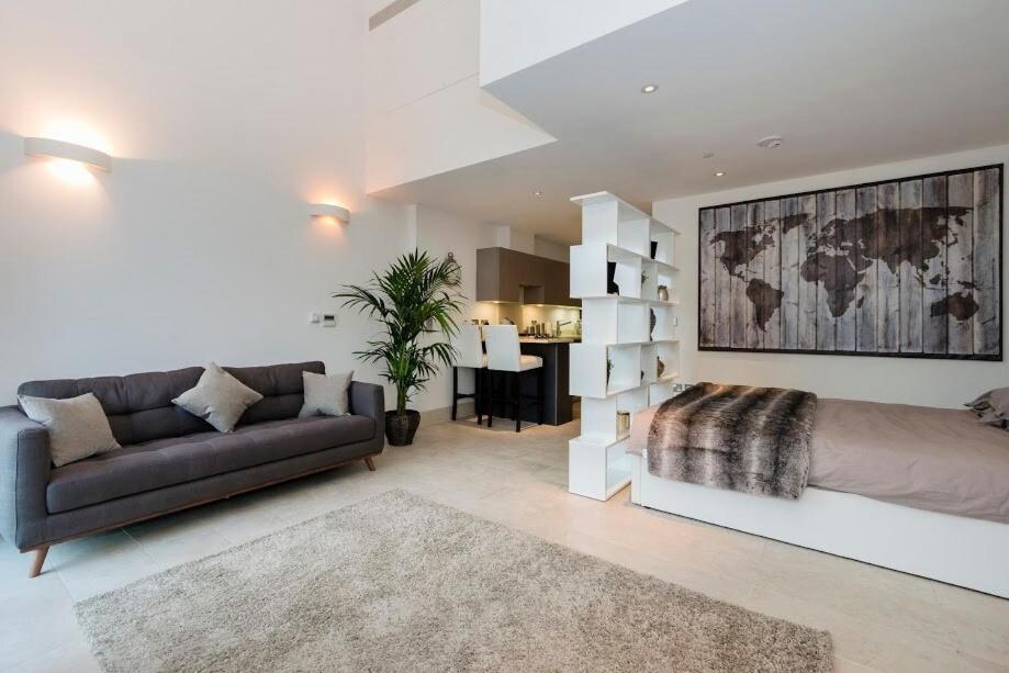 Apartment Elegant Penthouse Retreat Near Bridgecheckhostprofile London