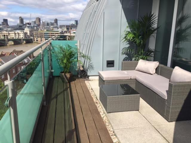 Elegant Penthouse Retreat Near Bridgecheckhostprofile London