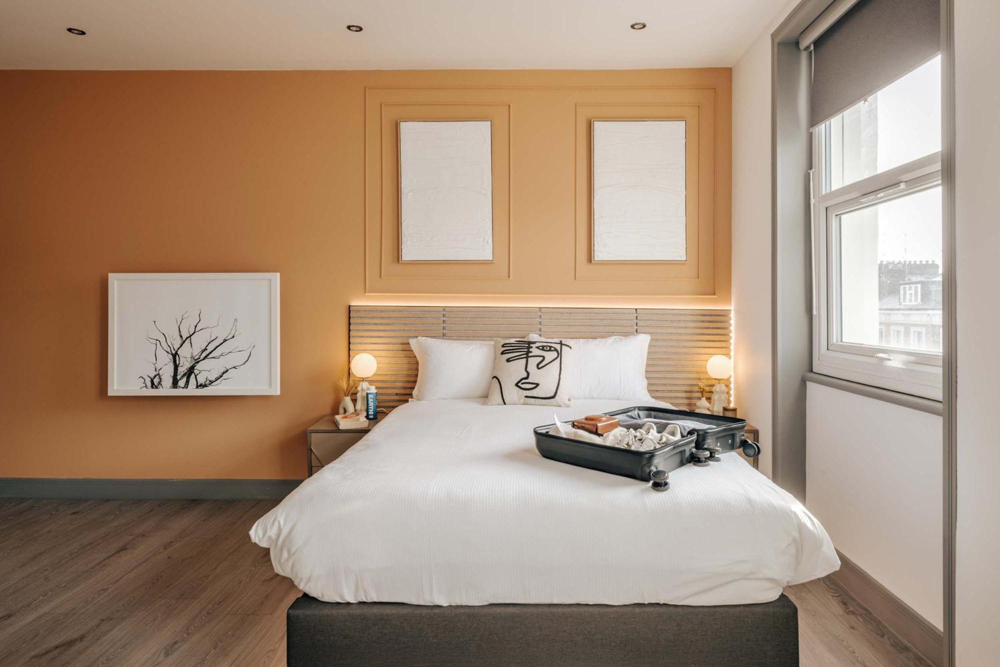Lovely In Earls Court * London