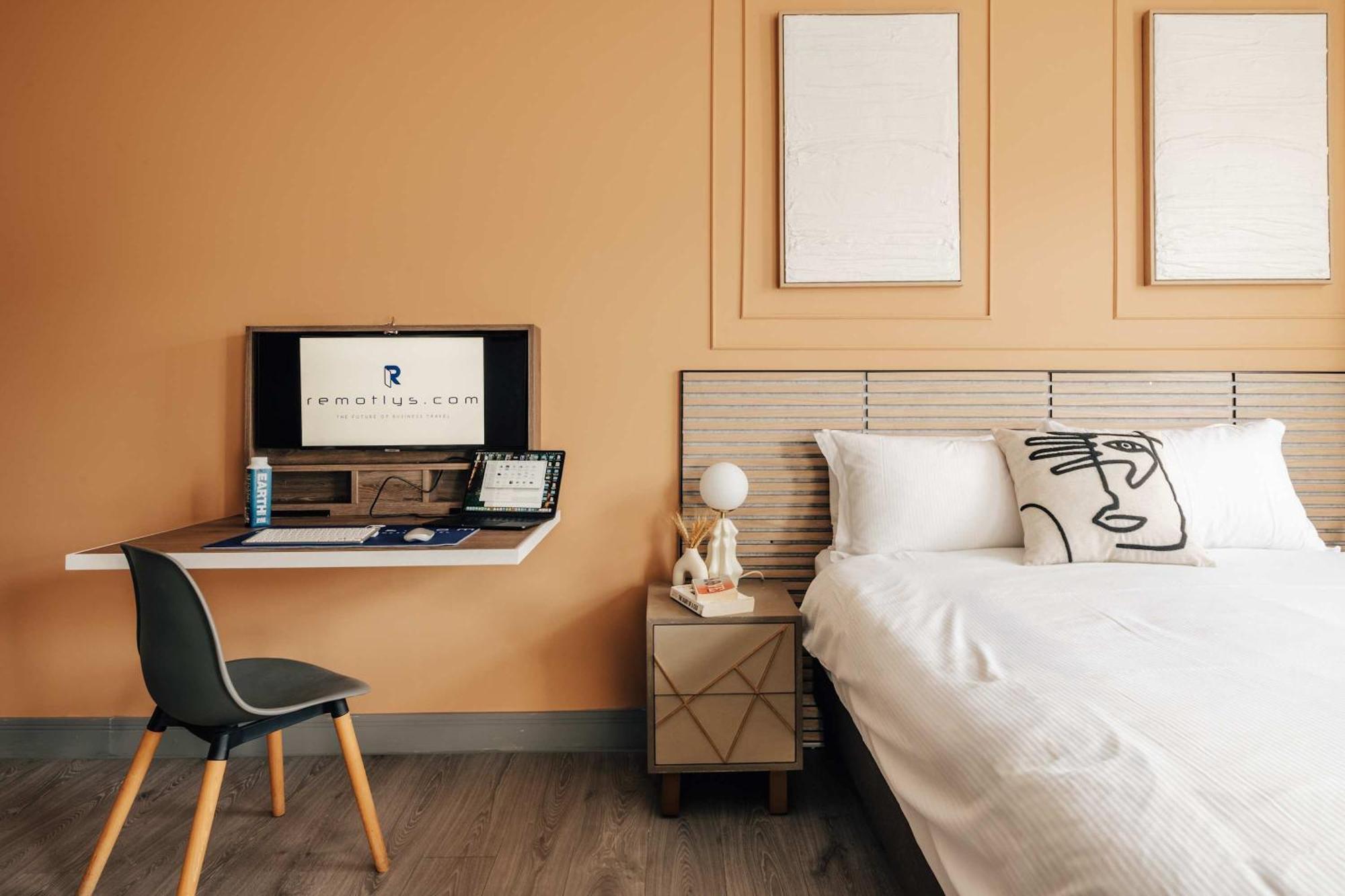 Lovely In Earls Court Holiday home
