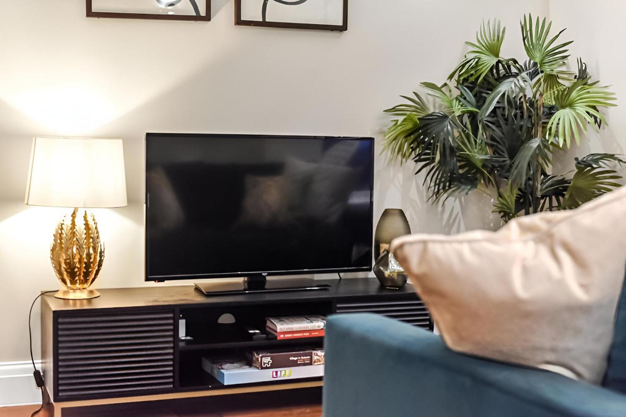 Apartment Warm & Cozy 2-bed Flat-perfect For Groups! *