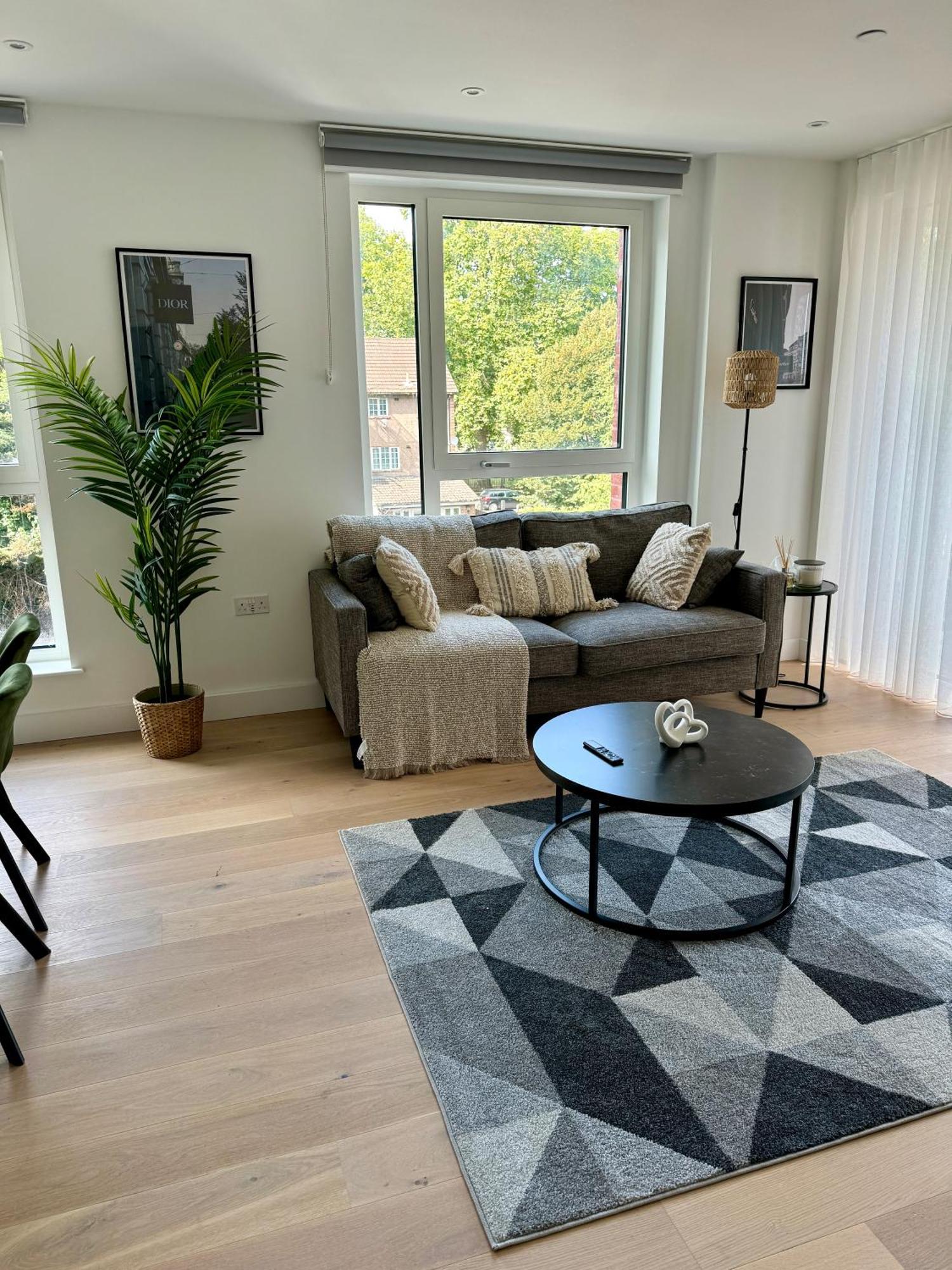 Amazing In Canary Wharf Two Bedroom London