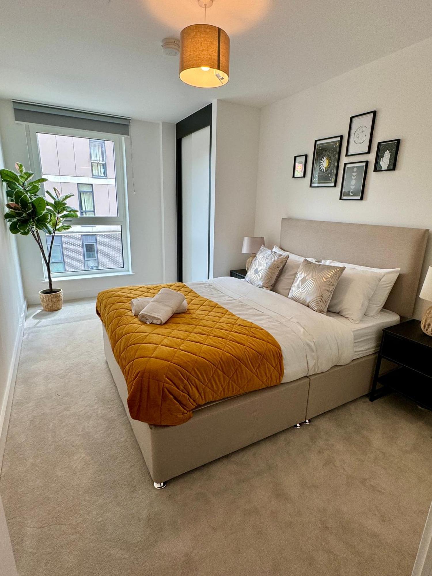 Amazing In Canary Wharf Two Bedroom