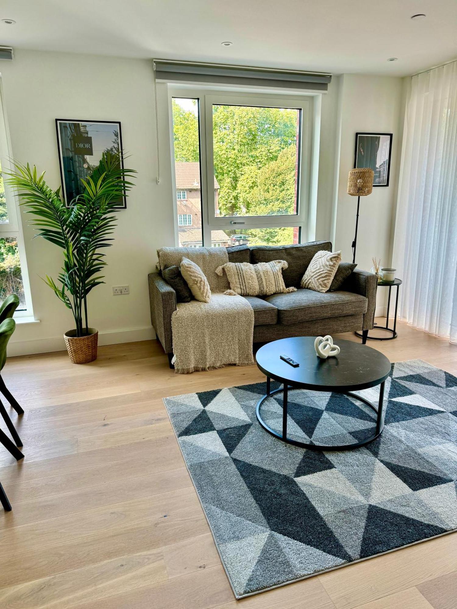 Amazing In Canary Wharf Two Bedroom Apartment London