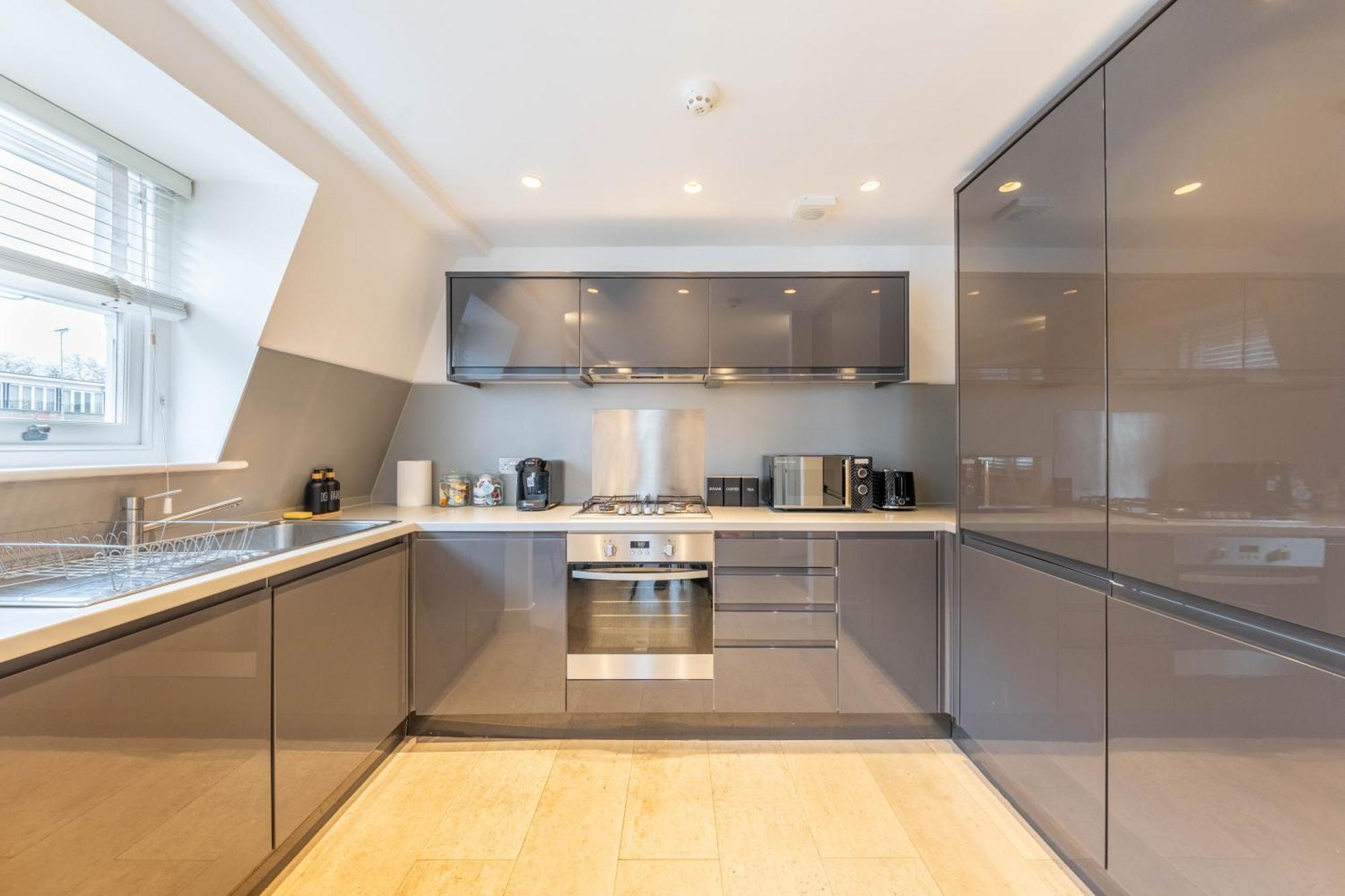Berryland 11 By Artsy Apartment
