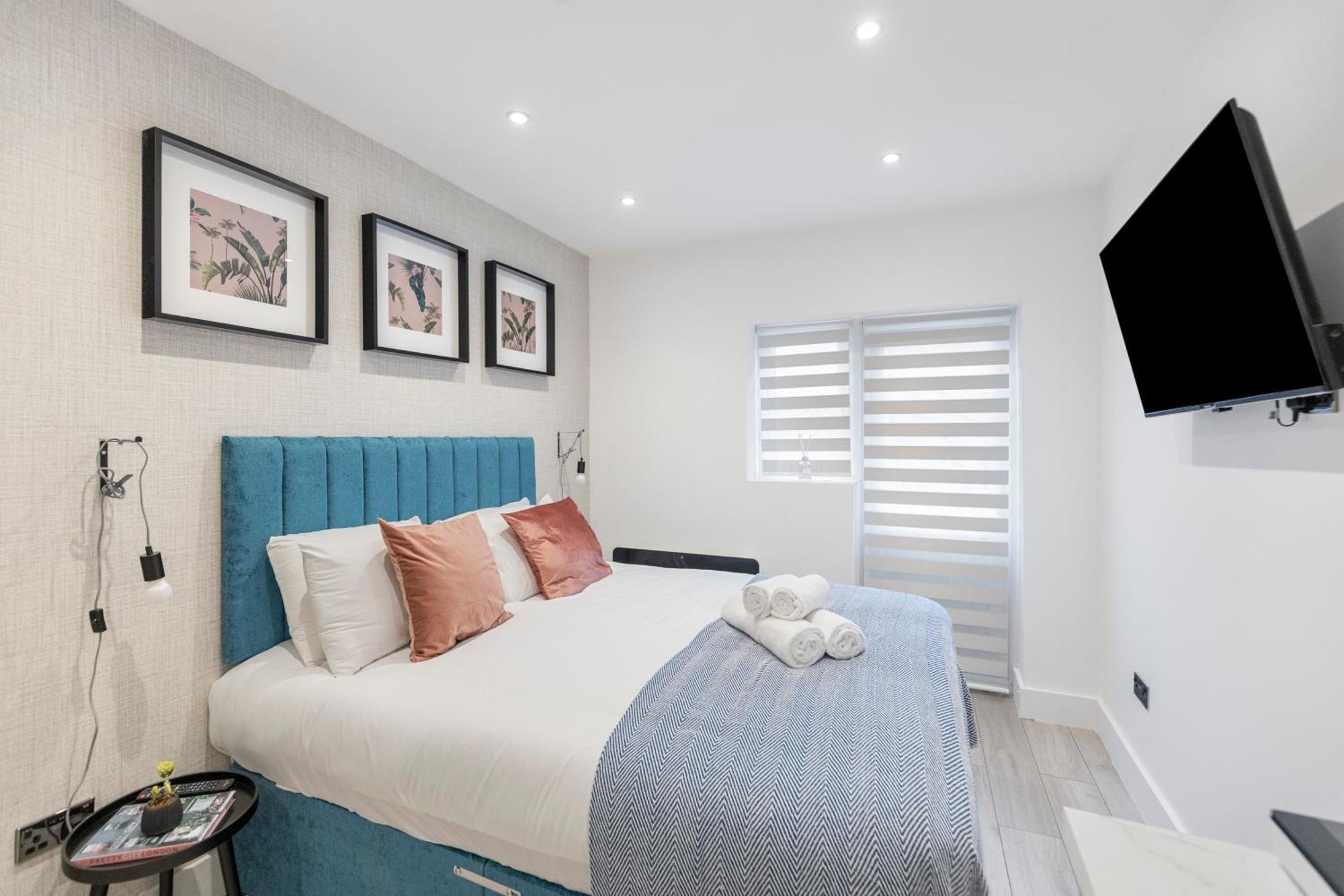 Minimalist Bliss With Refreshing Ambiance * London