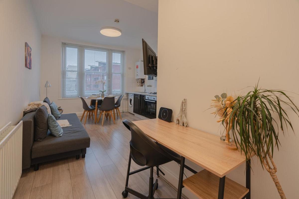 Comfy 1 Bed Flat In Sleeps 3