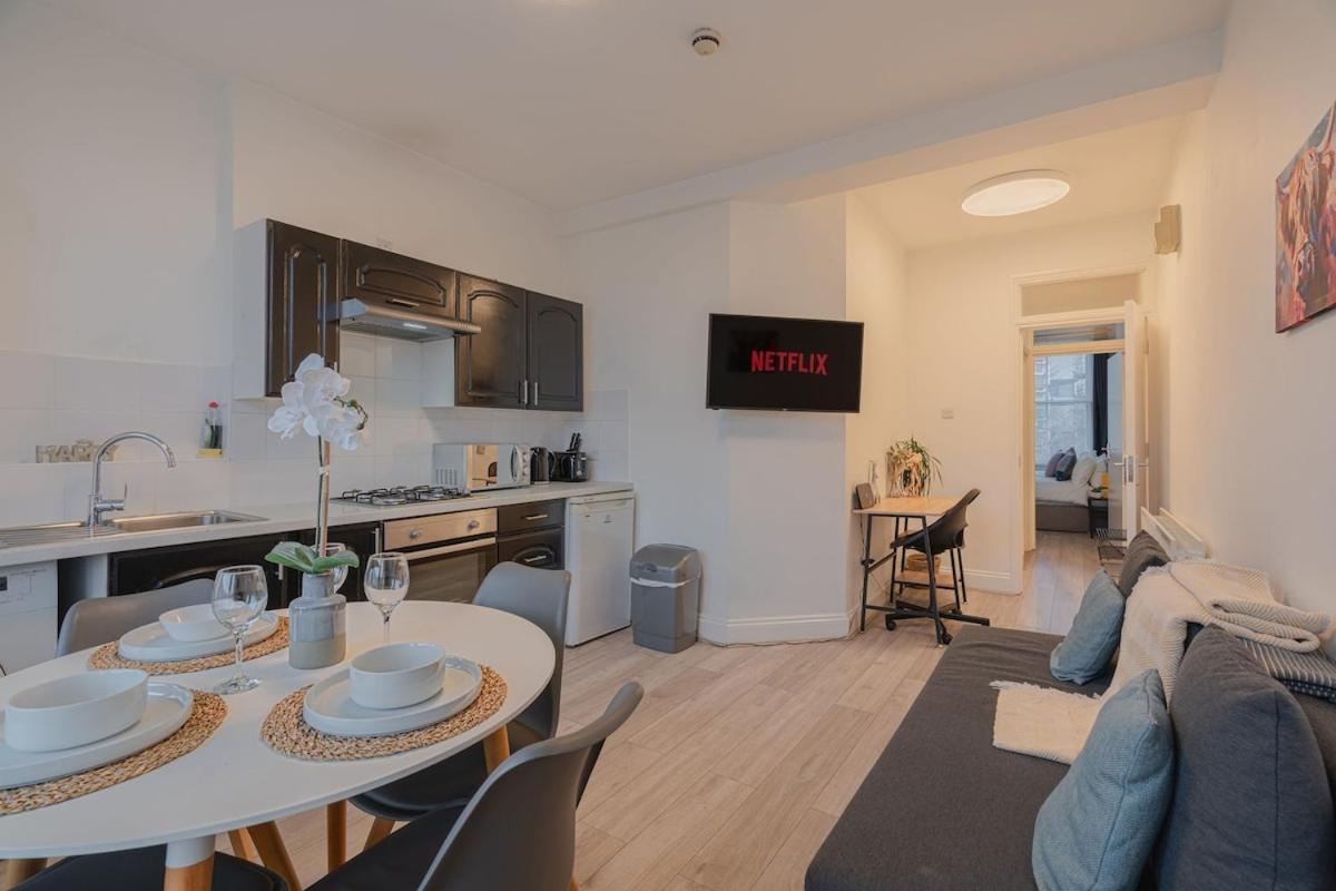 Comfy 1 Bed Flat In Sleeps 3 Apartment