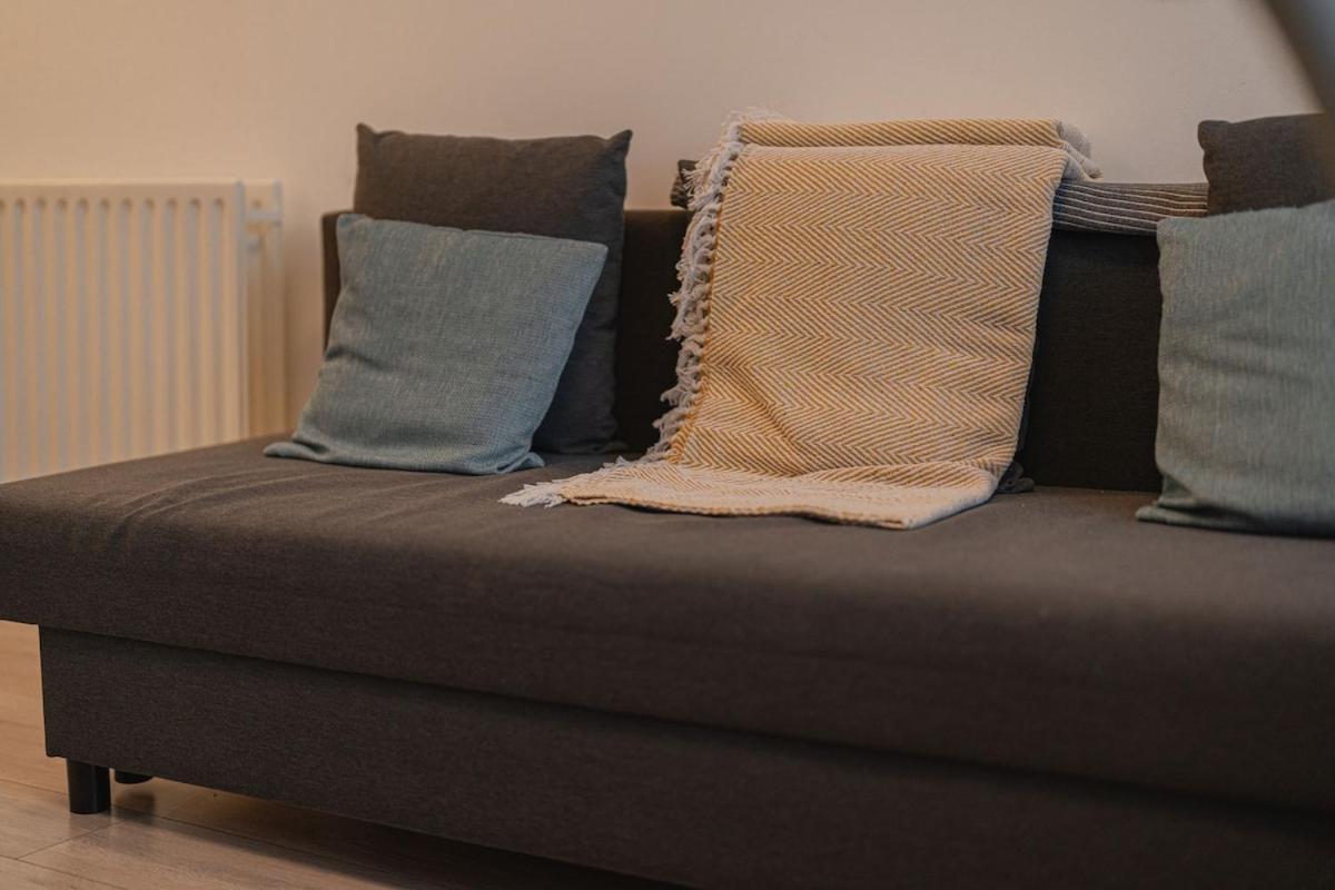 Comfy 1 Bed Flat In Sleeps 3 Apartment *