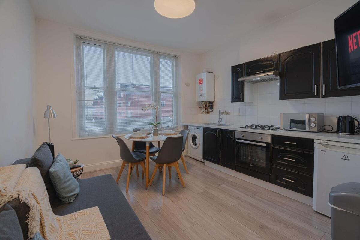 Comfy 1 Bed Flat In Sleeps 3 * London