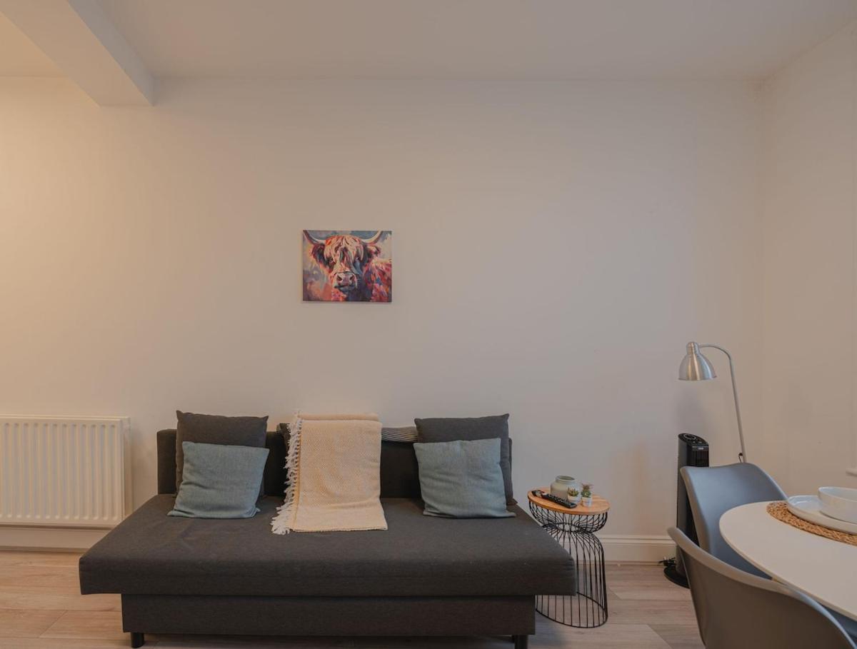 Comfy 1 Bed Flat In Sleeps 3 Apartment