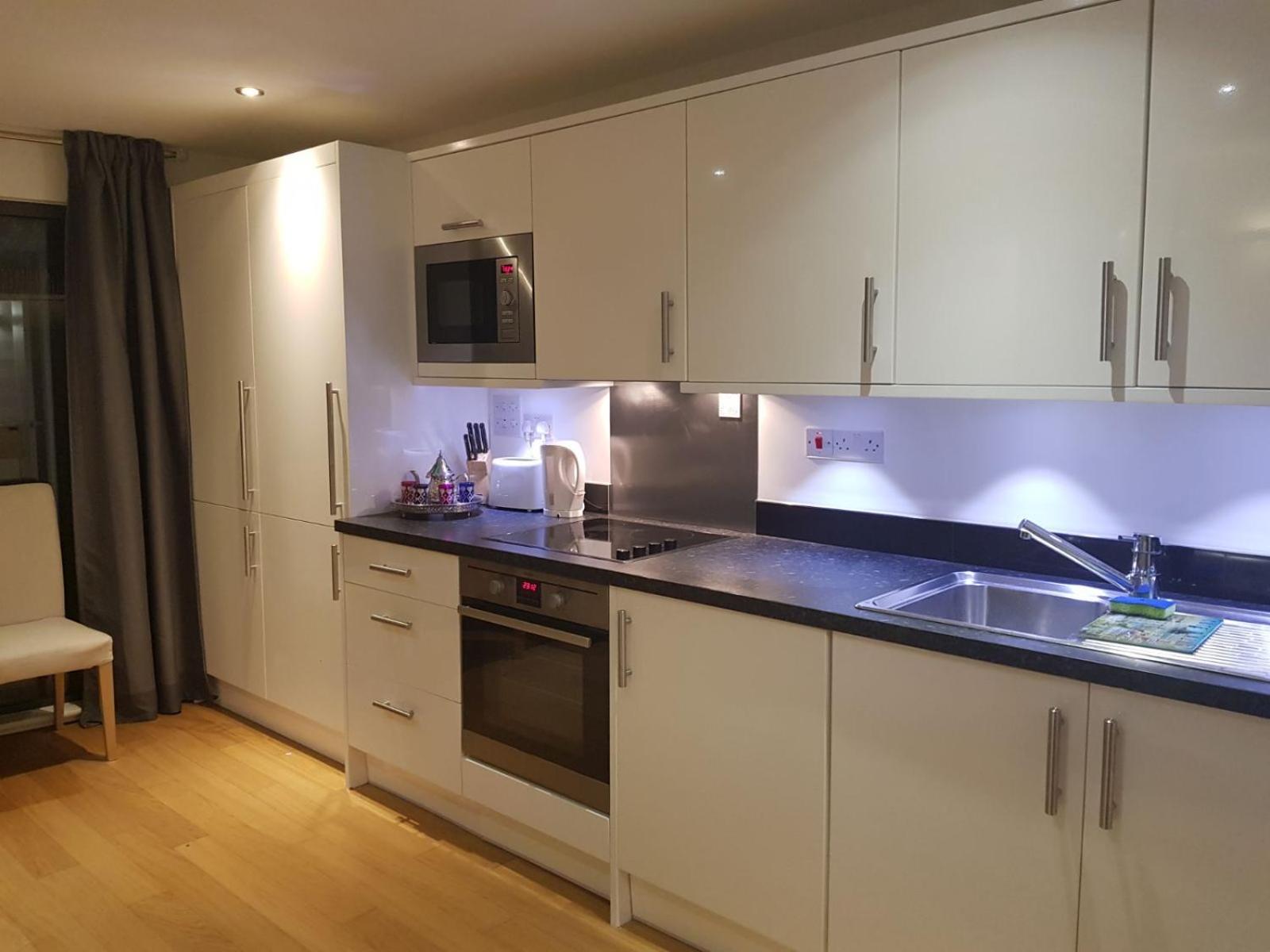 Beautiful Located In West Kensington Fulham Chelsea Apartment London
