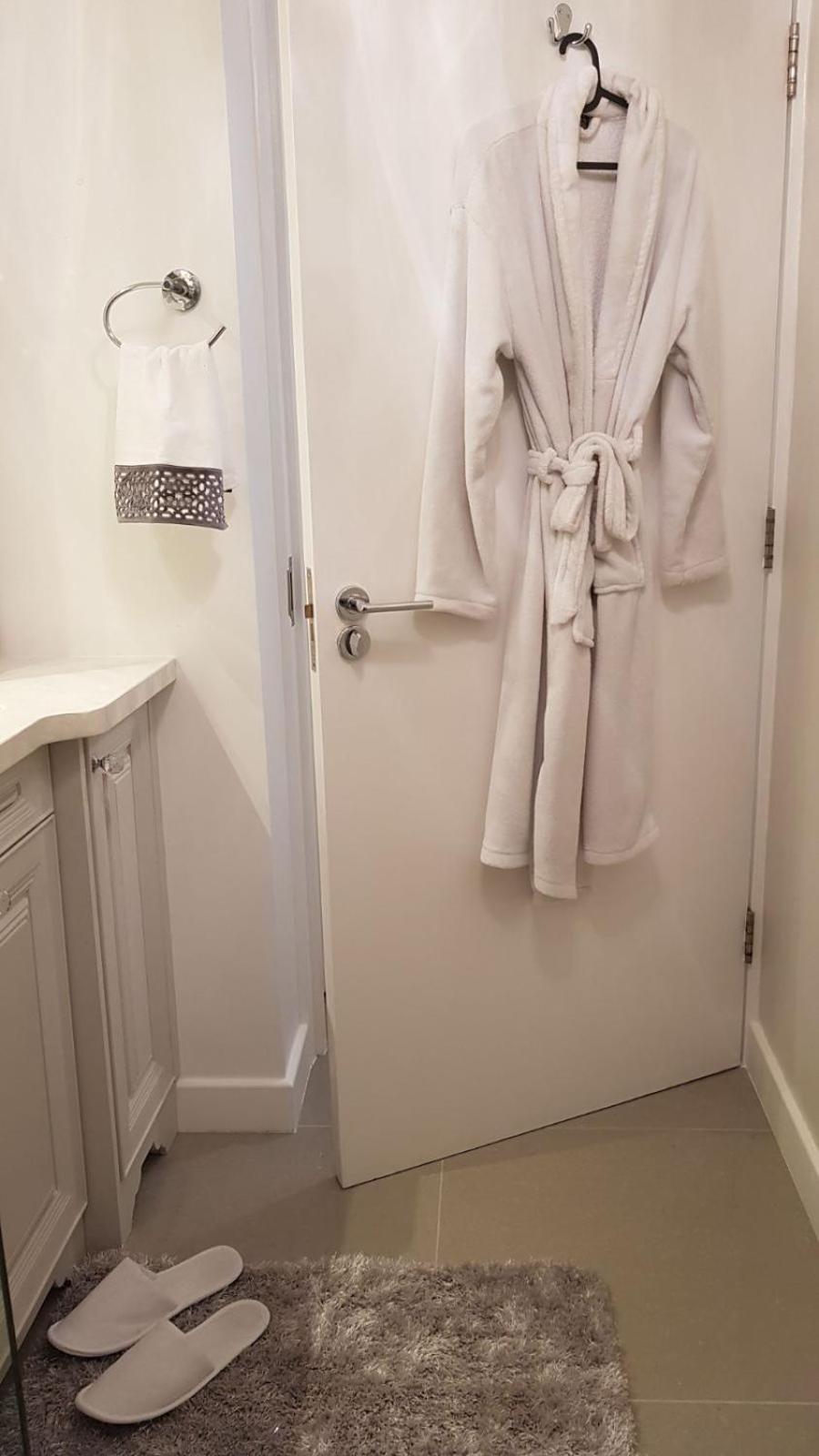 Beautiful Located In West Kensington Fulham Chelsea Apartment