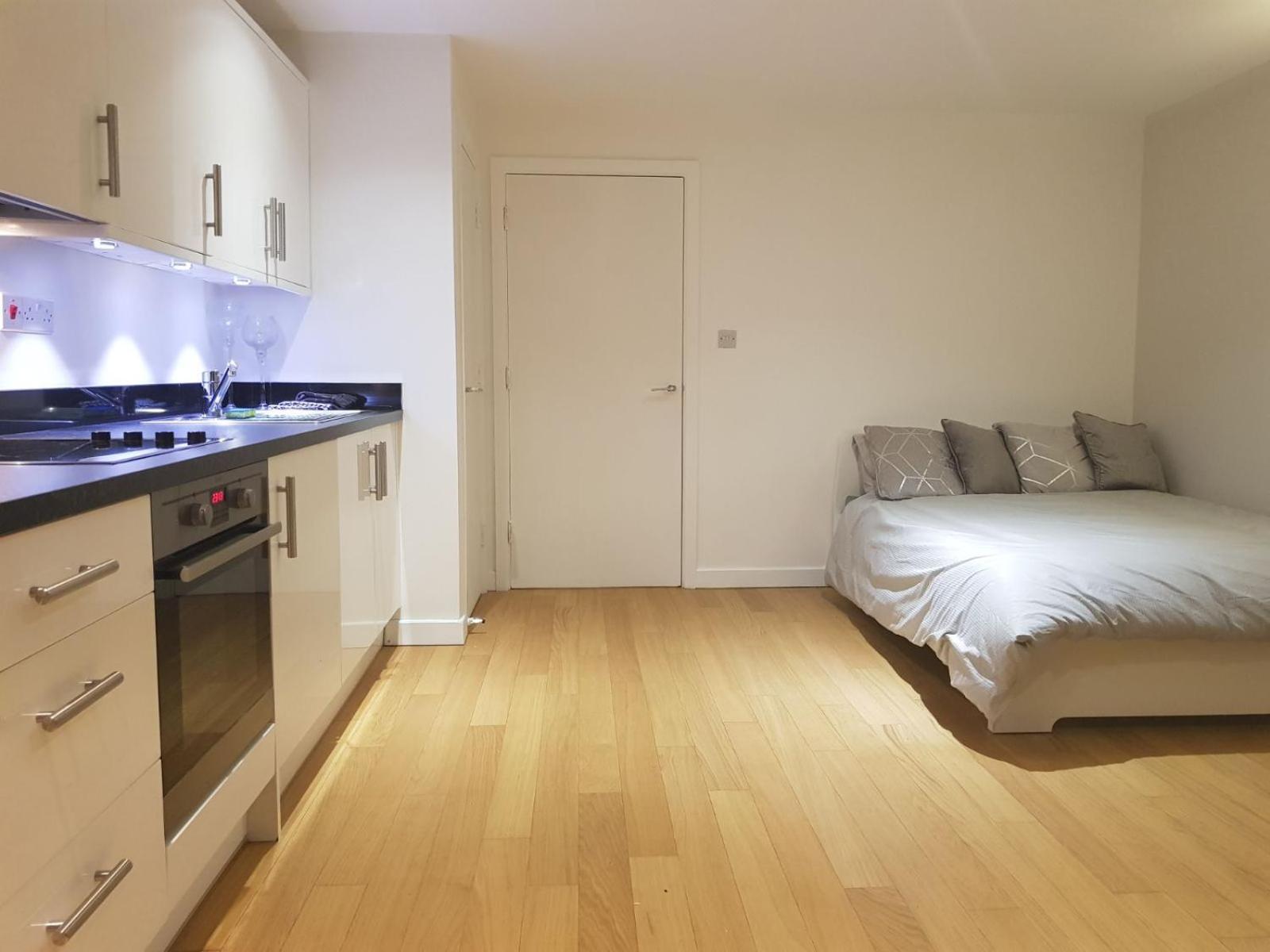 Apartment Beautiful Located In West Kensington Fulham Chelsea *
