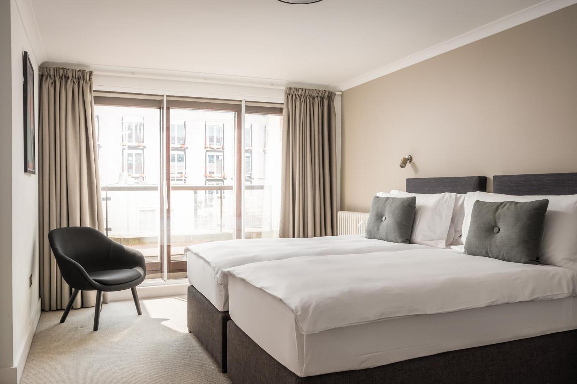 Monarch House - Serviced - Kensington * Londen