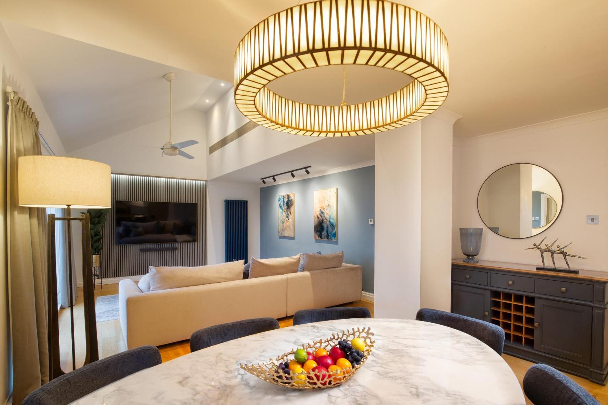 Monarch House - Serviced - Kensington * Londres