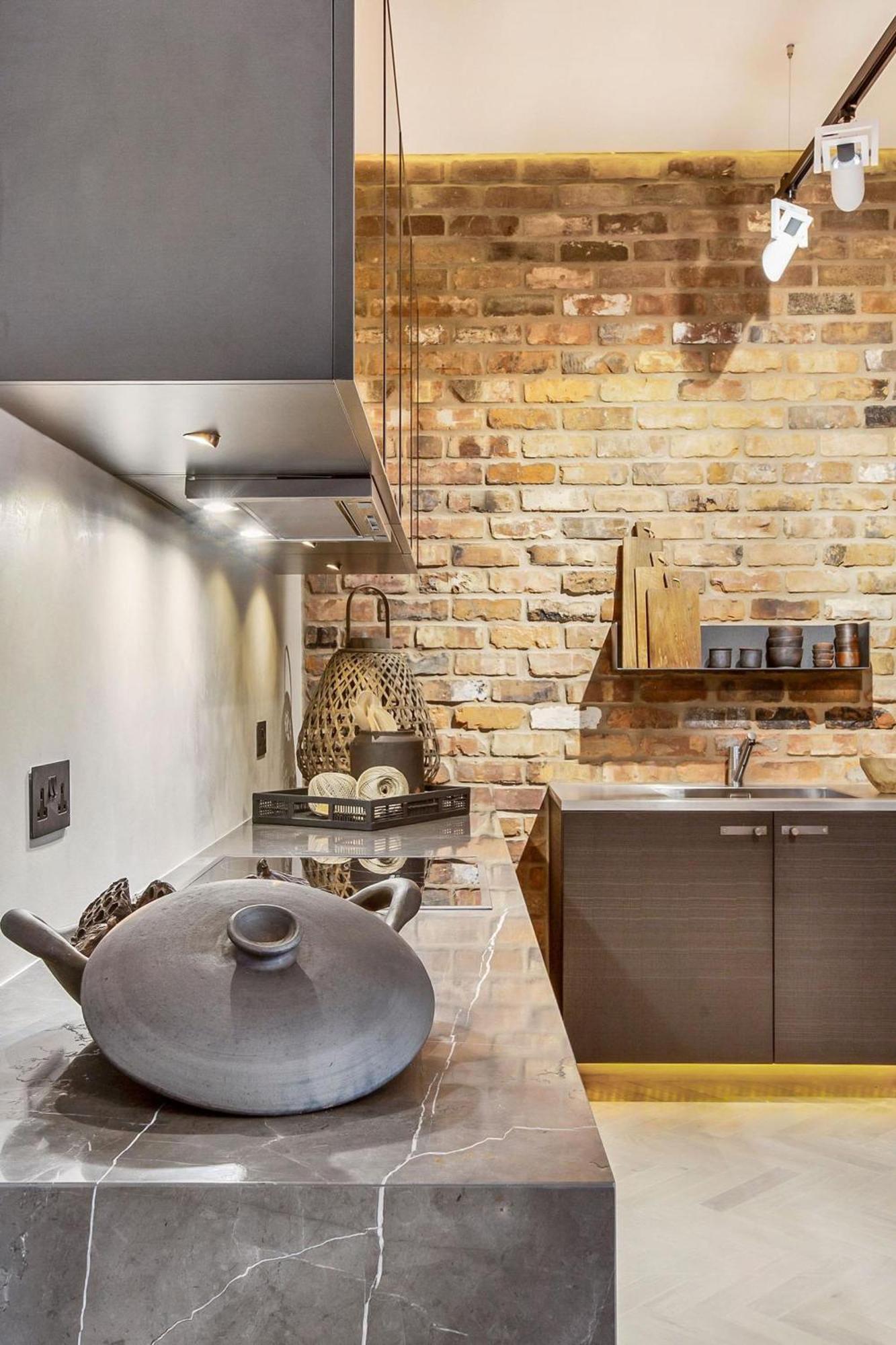Luxurious Mews House In Pavilion Road - 3 Bedroom