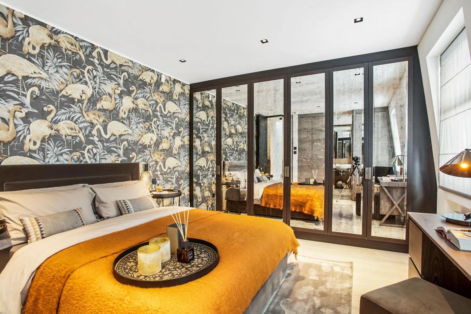 Luxurious Mews House In Pavilion Road - 3 Bedroom