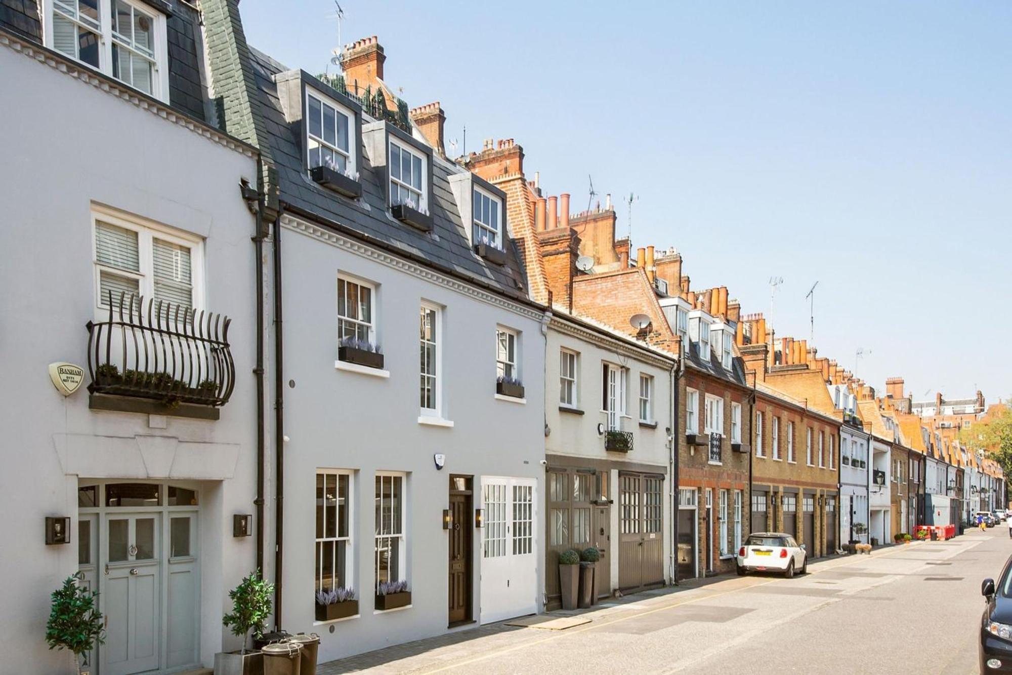 Luxurious Mews House In Pavilion Road - 3 Bedroom Holiday home *
