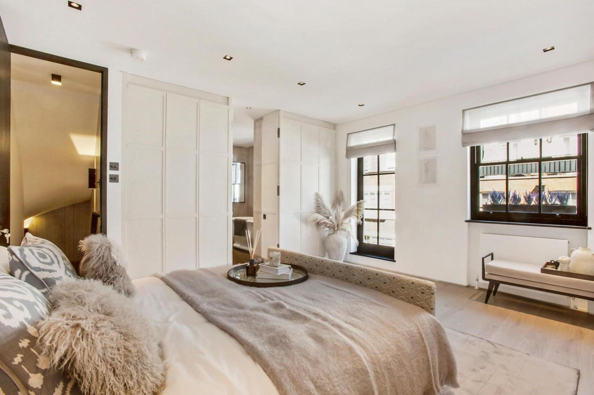 Holiday home Luxurious Mews House In Pavilion Road - 3 Bedroom *