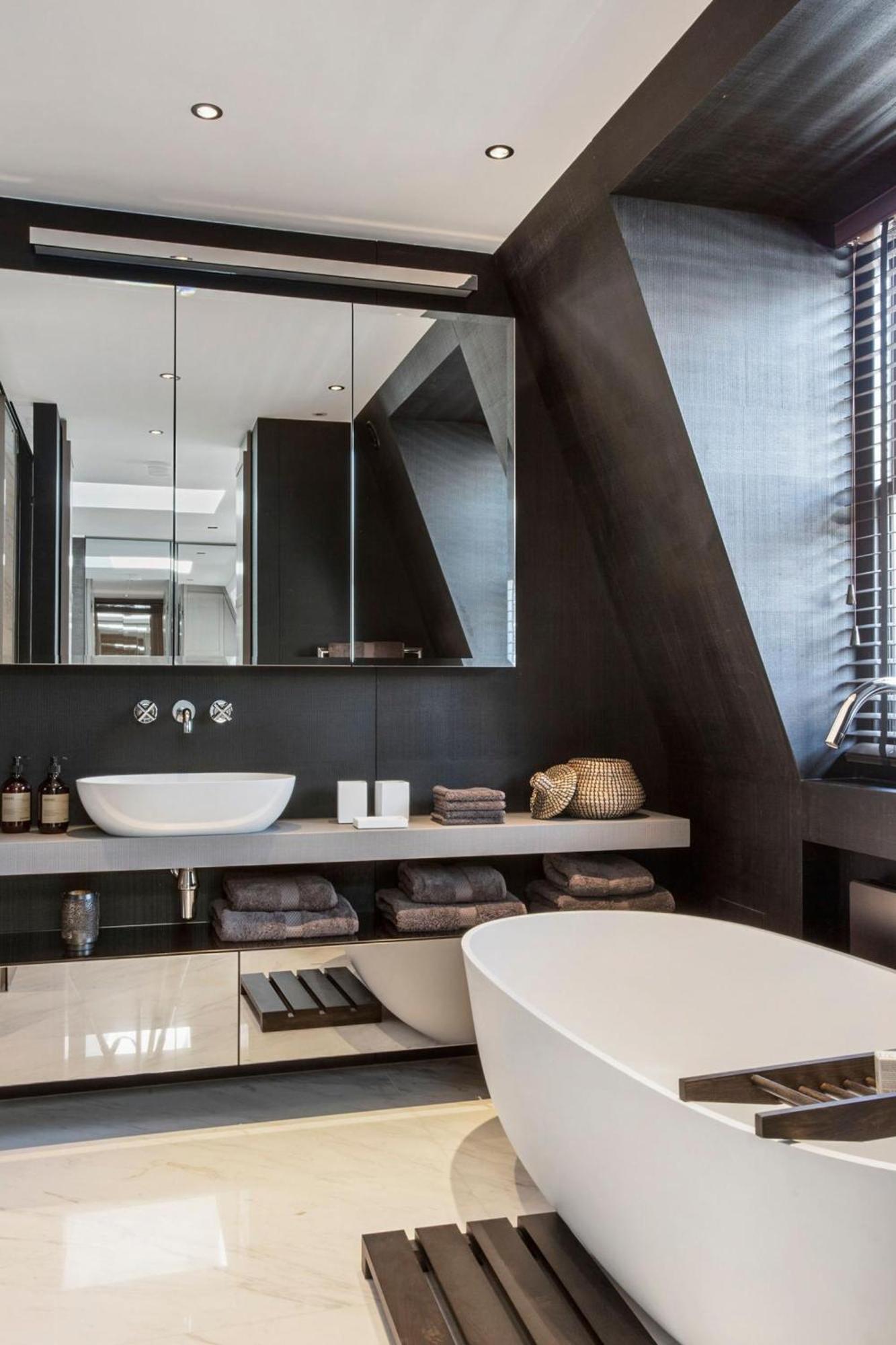 Luxurious Mews House In Pavilion Road - 3 Bedroom