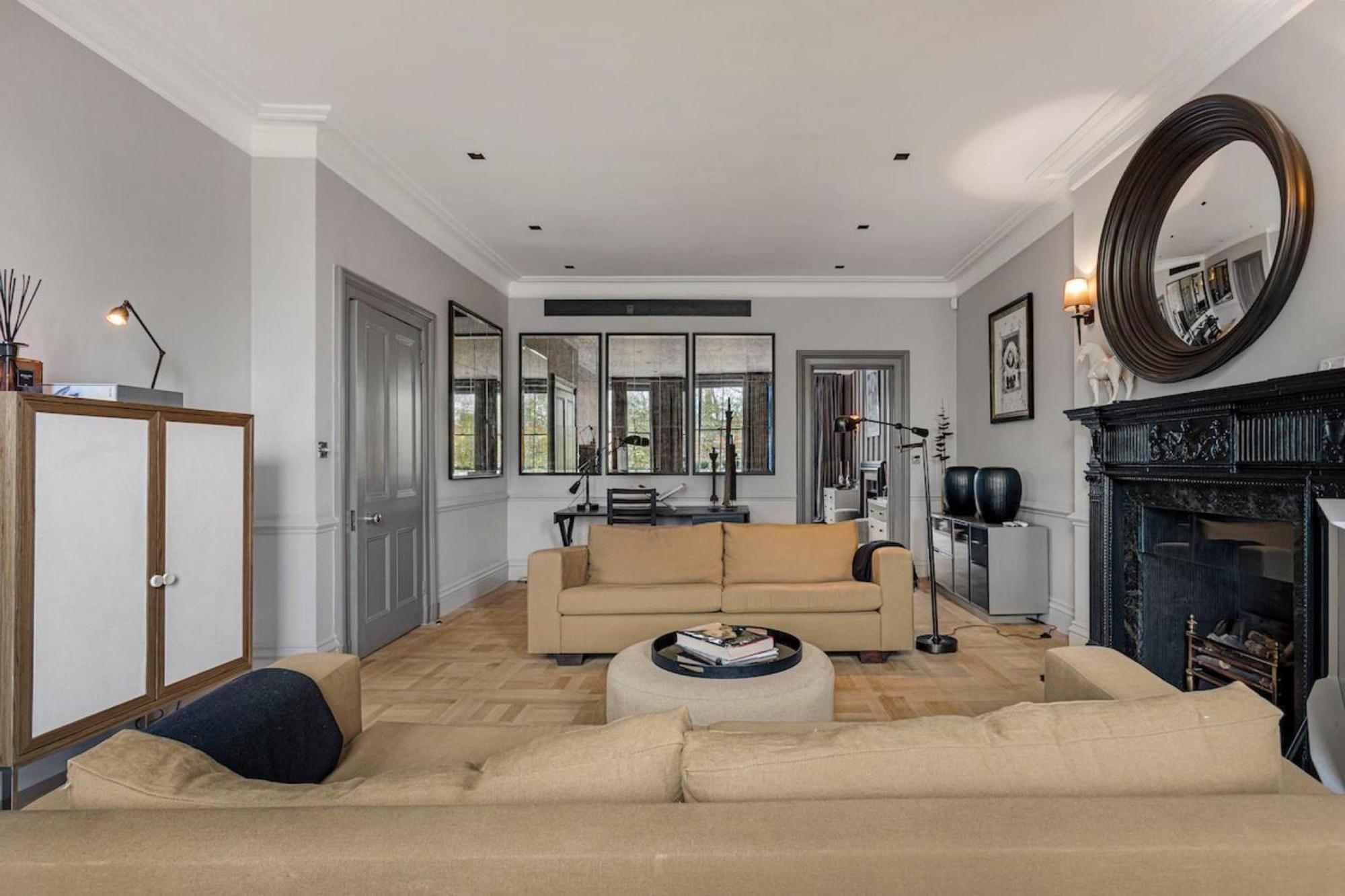 Spacious 2 Bedroom In Cadogan Square Apartment *