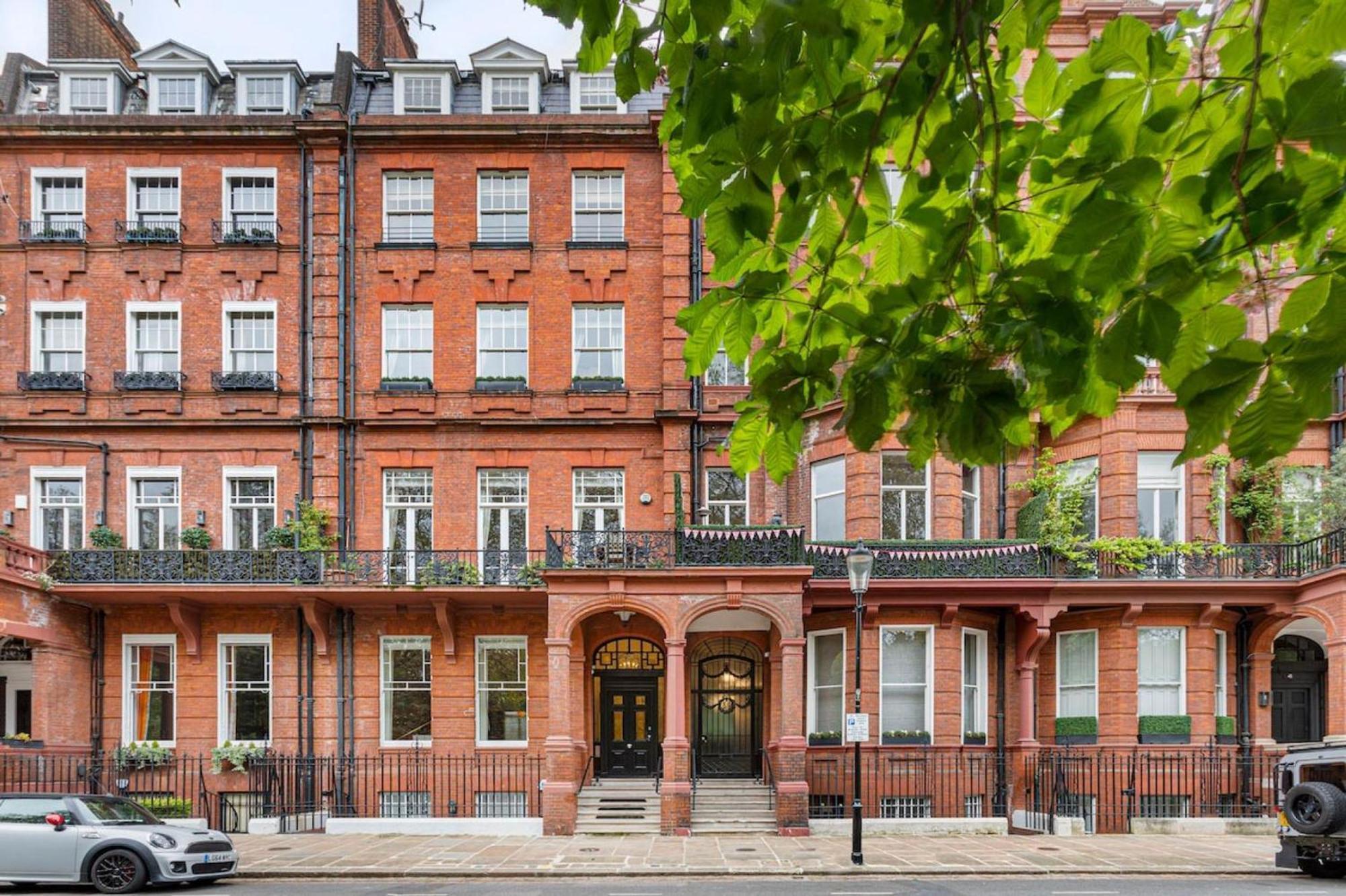 Spacious 2 Bedroom In Cadogan Square Apartment *