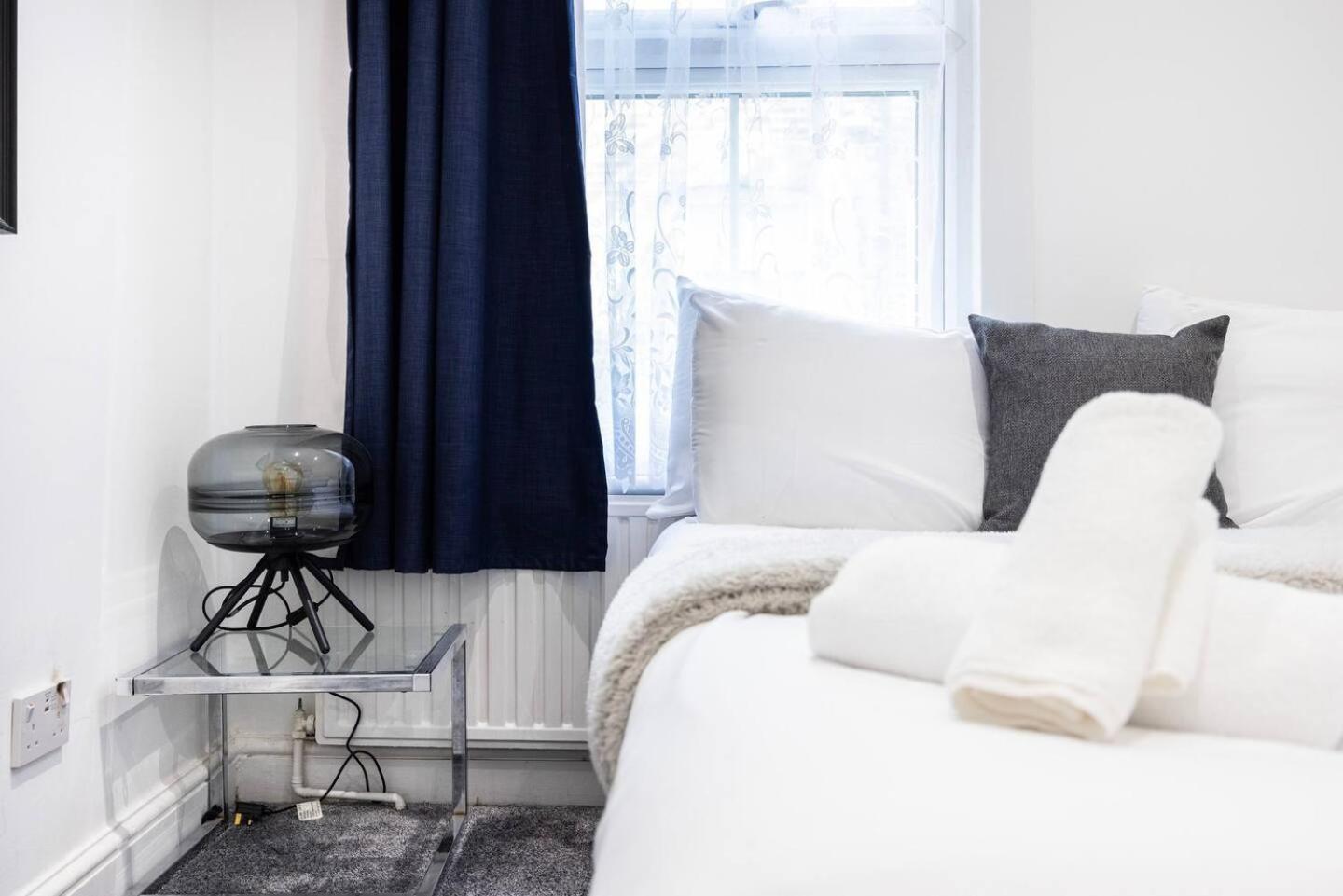Modern - 5 Mins To Whitechapel Station Ferienhaus