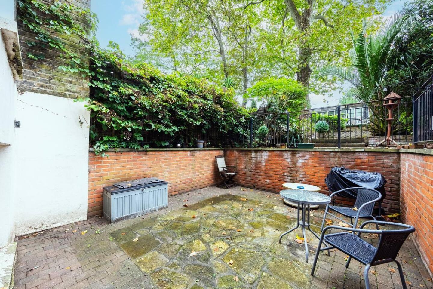 Beautiful With Spacious Garden - Earl's Court * London