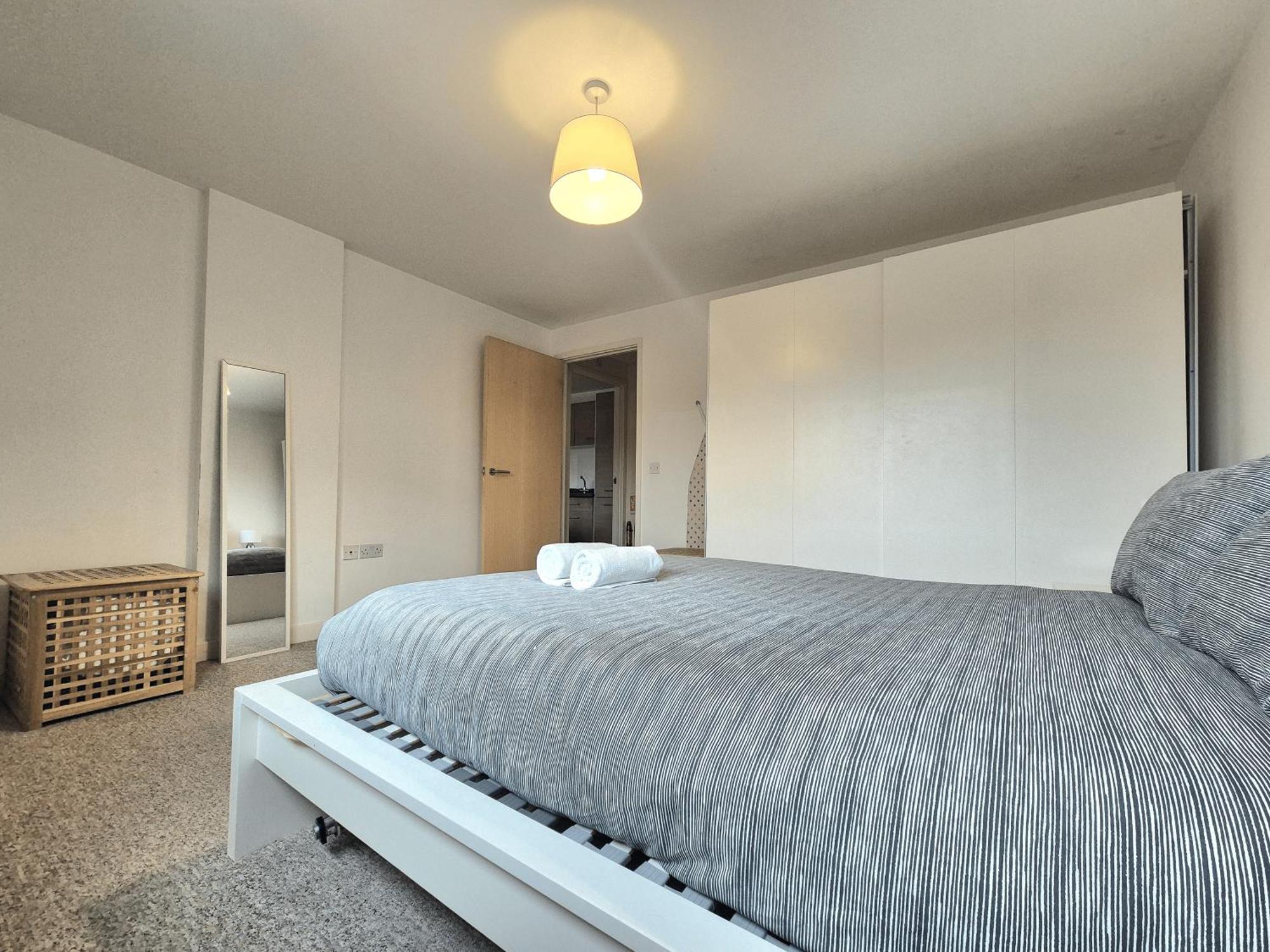 Spacious 1 Bedroom Apartment, Opposite The Metro Station, Very Location Appartement