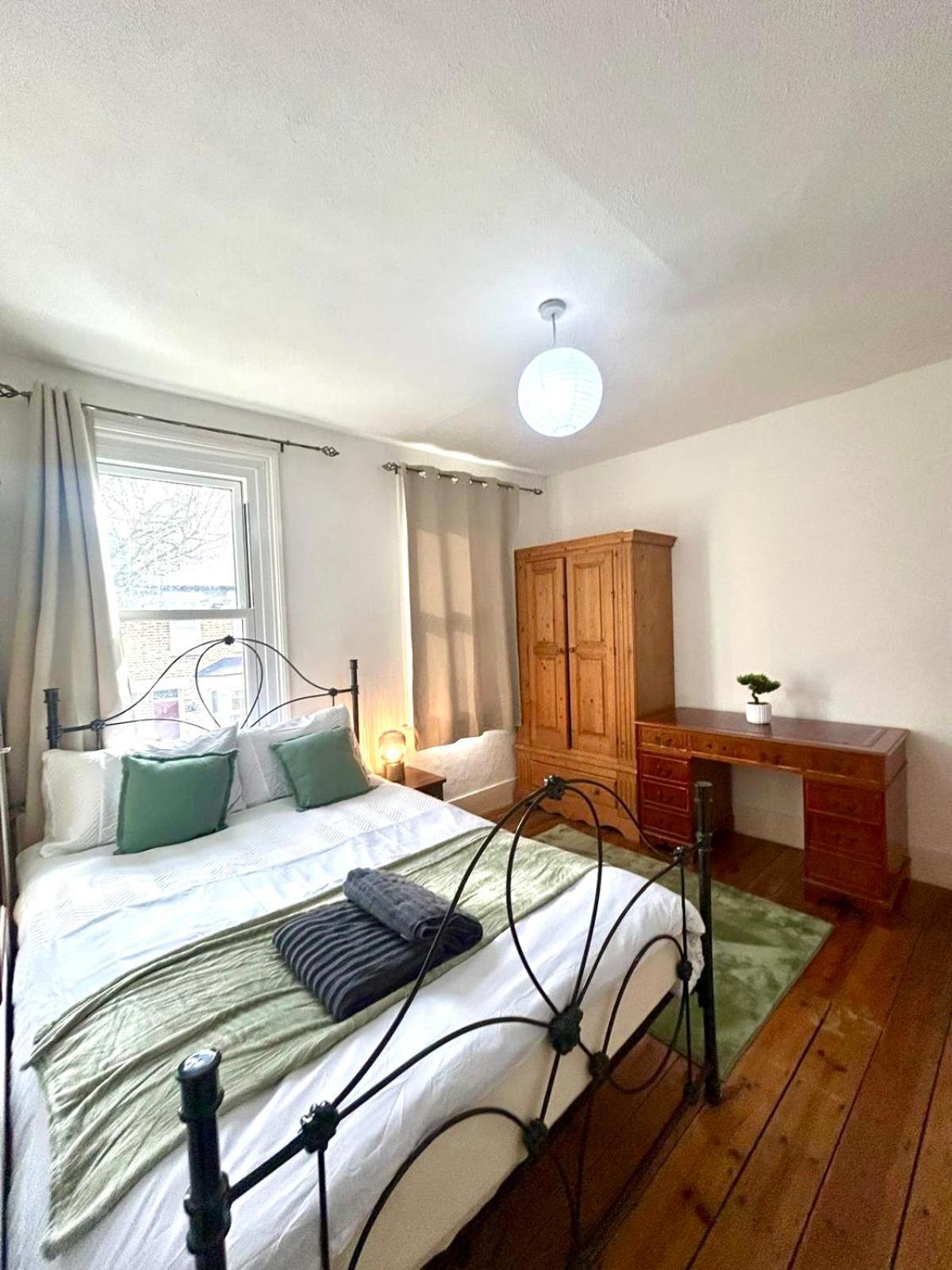 Stunning 2bedroom House With Backyard In Stratford Apartamento Londres