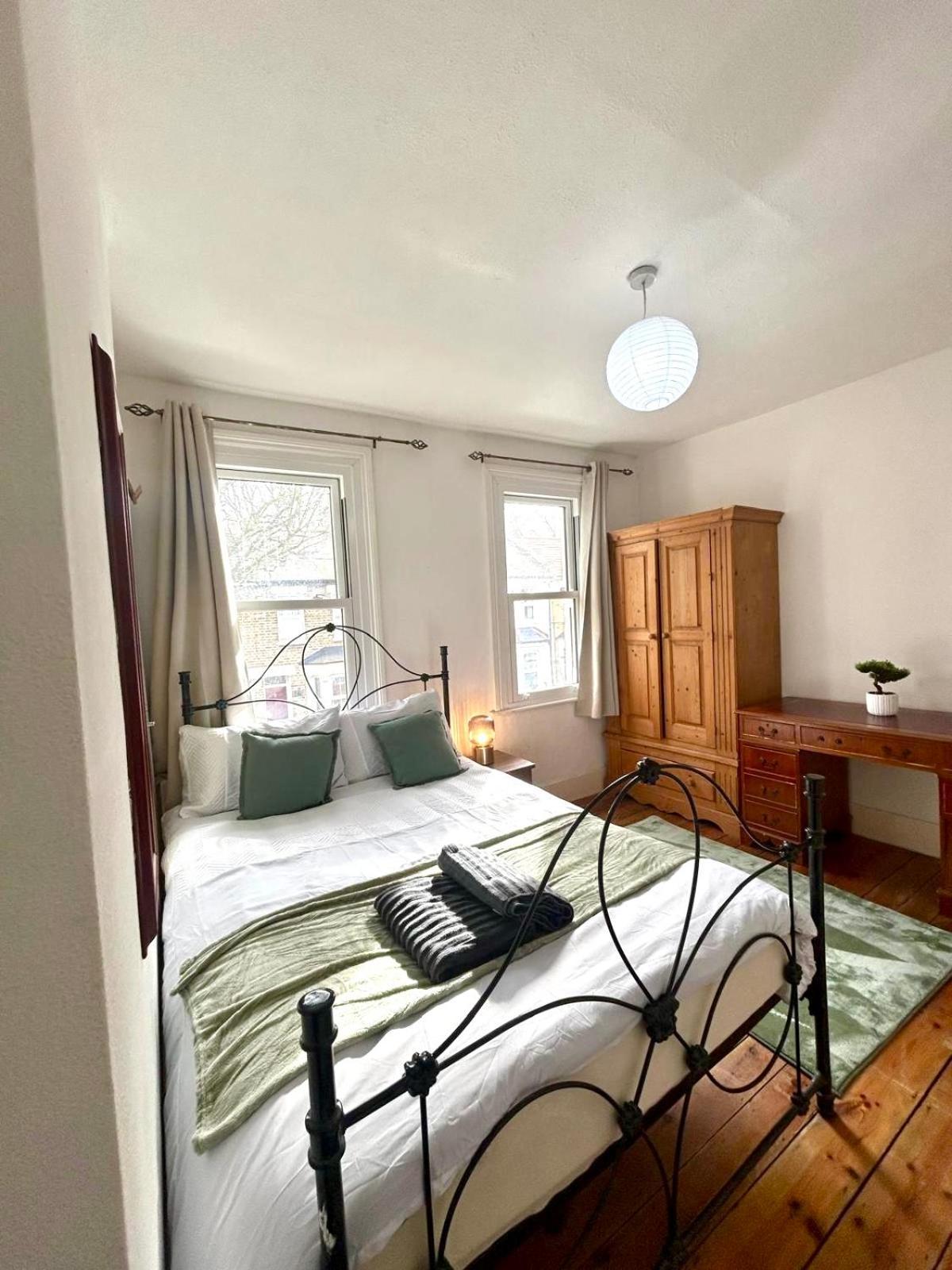 Stunning 2bedroom House With Backyard In Stratford Apartamento Londres