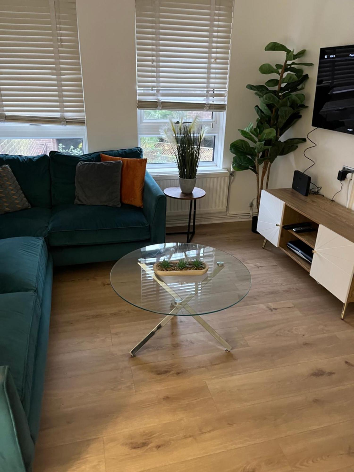 Facing Covent Garden Station Appartement Londen