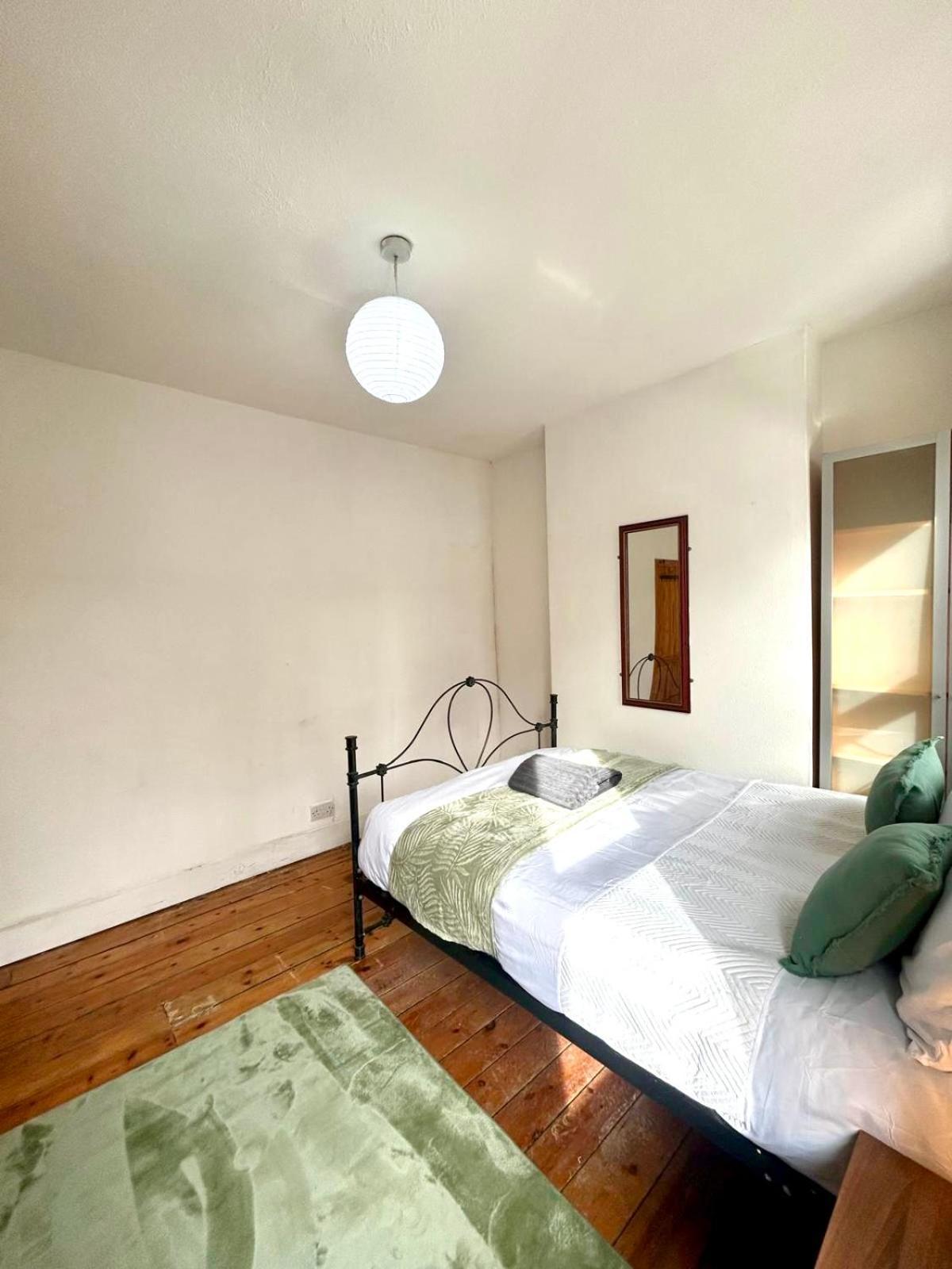 Apartamento Stunning 2bedroom House With Backyard In Stratford *