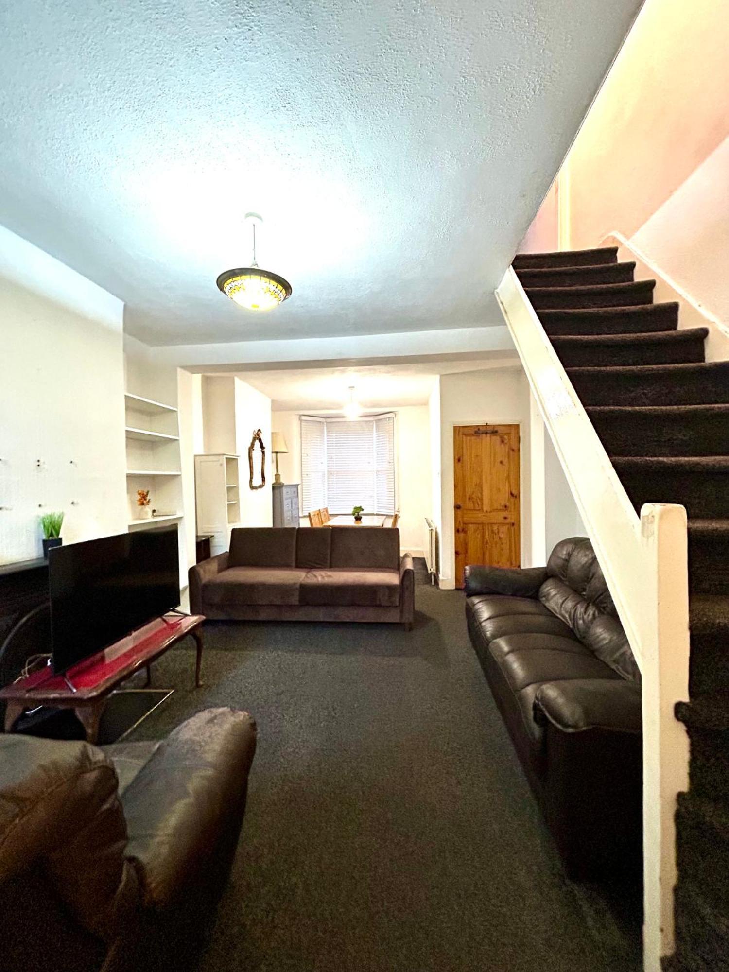 Stunning 2bedroom House With Backyard In Stratford Londres